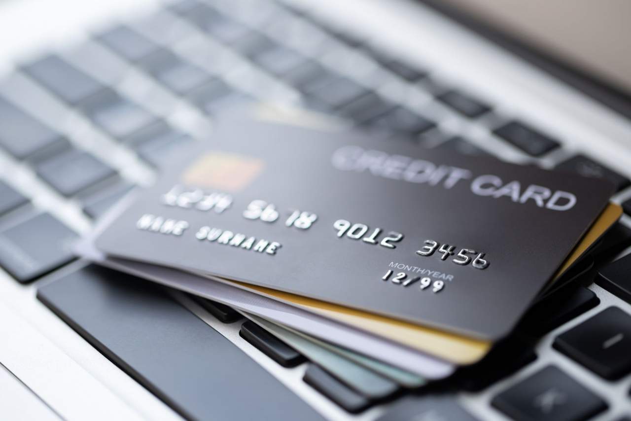 Víctimas del Crédito: ¿Cuándo es abusiva una cláusula de un contrato de tarjeta de crédito?