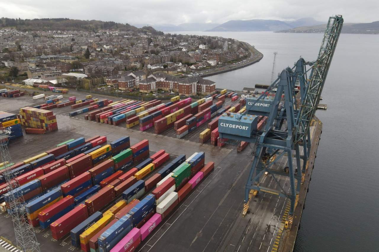 Vailogistic ofrece operaciones de crossdocking, descarga y distribución de mercancía de contenedores