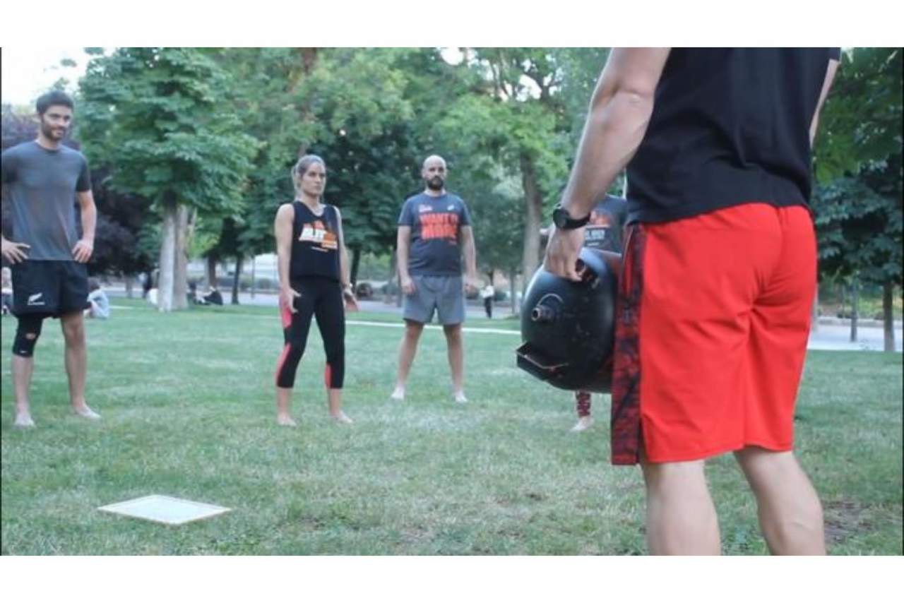 Similitudes entre el entrenamiento funcional Madrid y el gimnasio al aire libre en Madrid