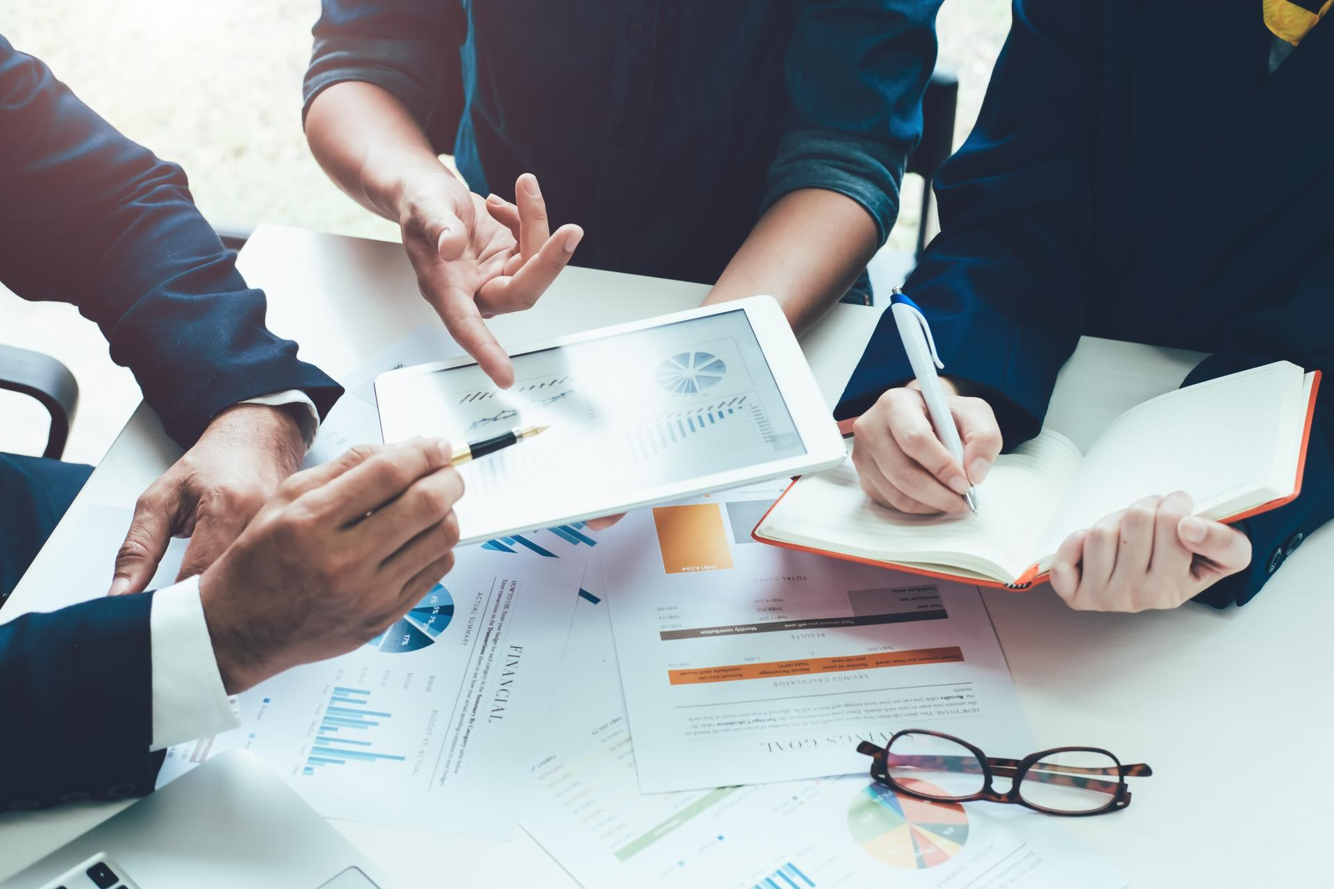 Análisis Dental, la consultoría dental en Madrid que proporciona servicios de formación y asesorías guiadas para dentistas