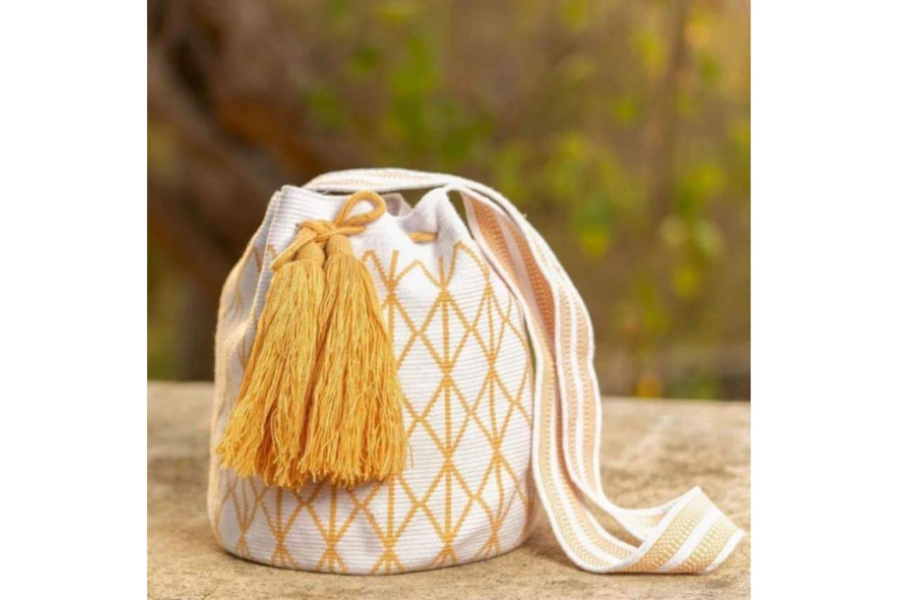 Design & Handmade: Bolsos Wayuu, los accesorios que logran combinar en un mismo producto la artesanía y la cultura indígena