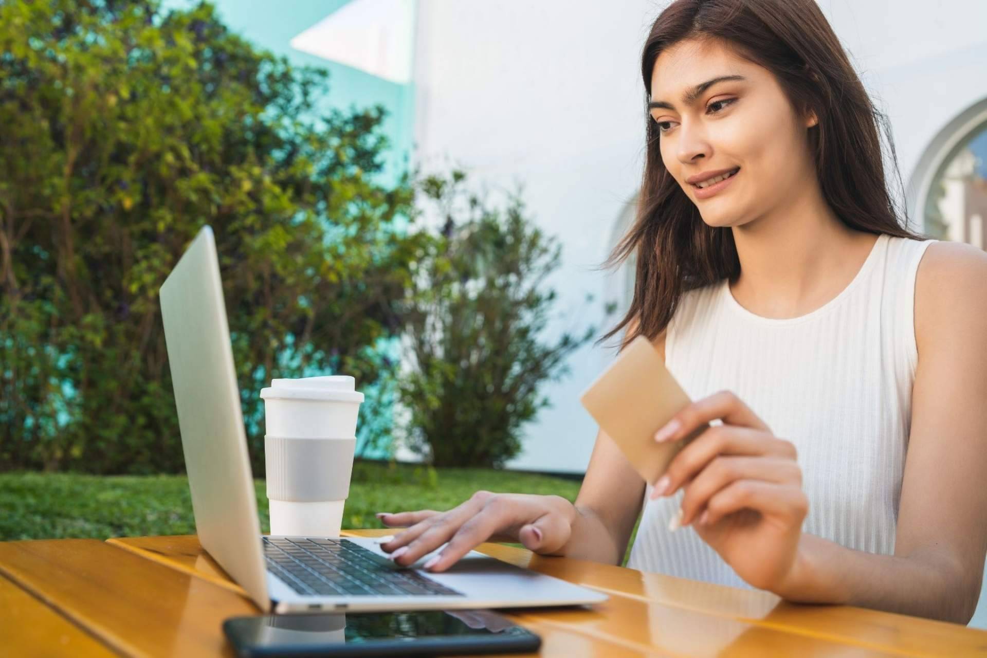 El mercado online Freshnau permite realizar la compra en Madrid desde la comodidad de casa