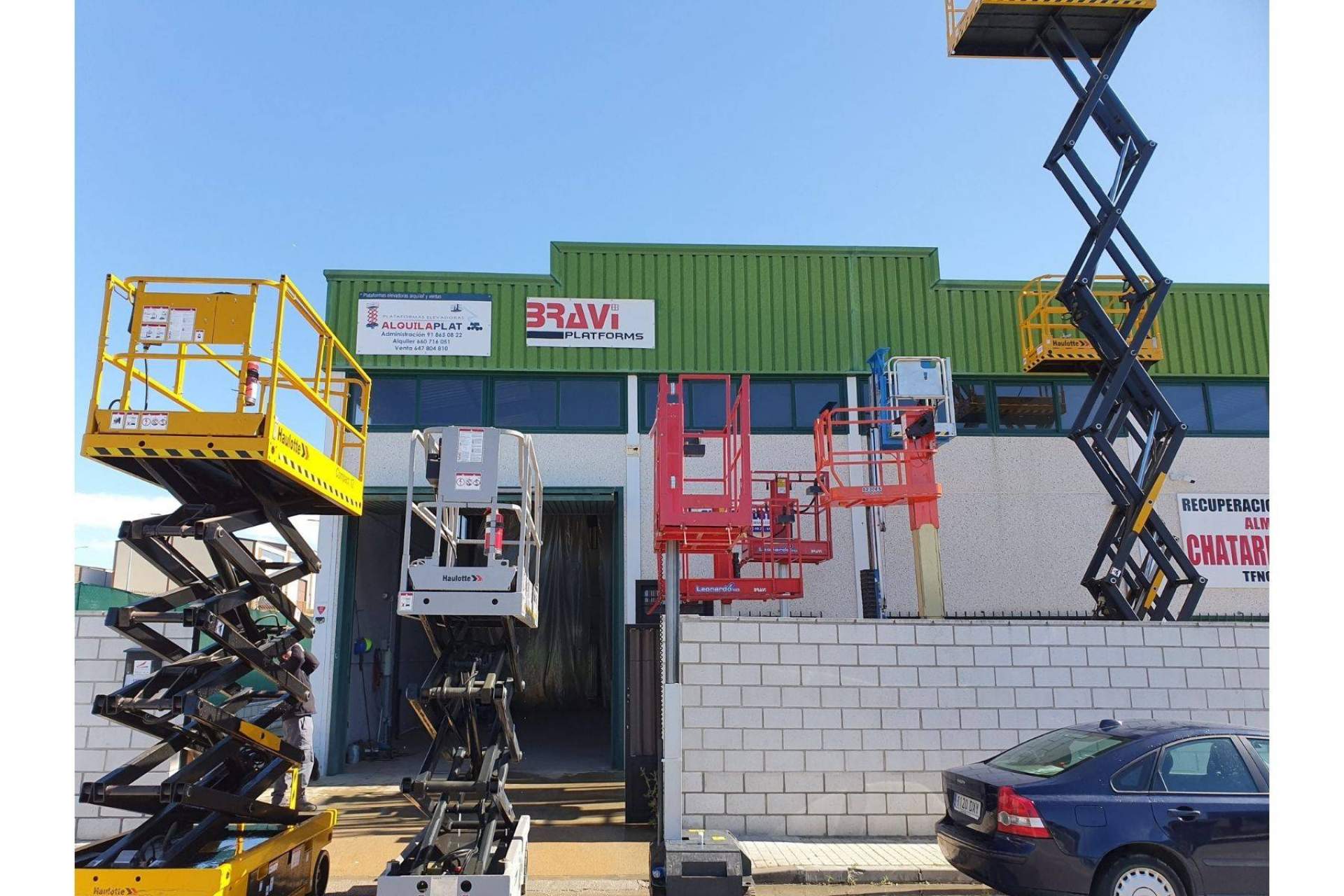 Diversidad de modelos de plataforma elevadora de tijera en Alquilaplat