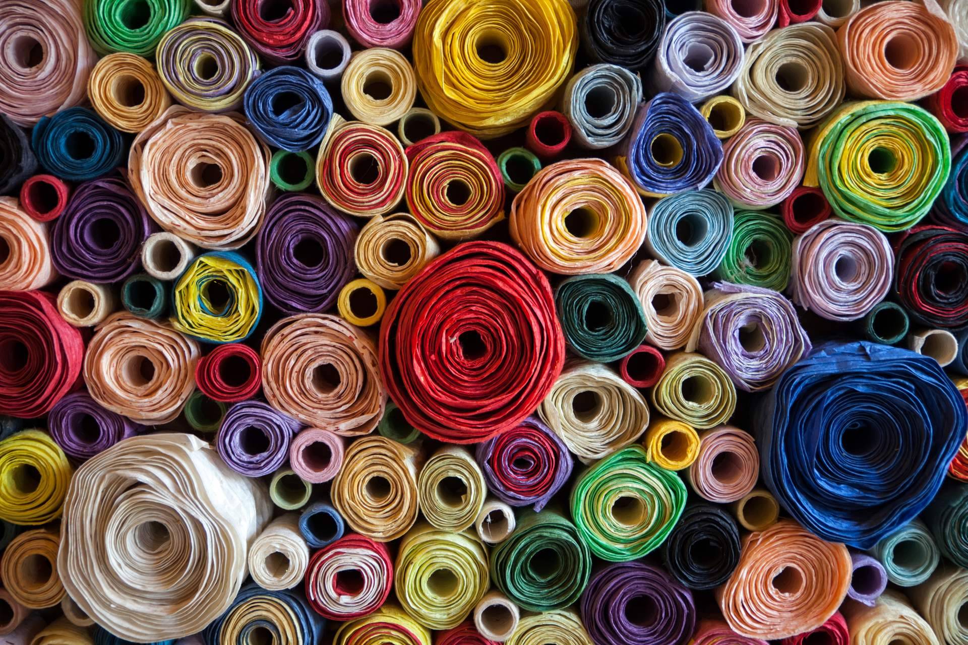 Crear ropa propia es posible con la tienda de telas online Tejidos El Kilo