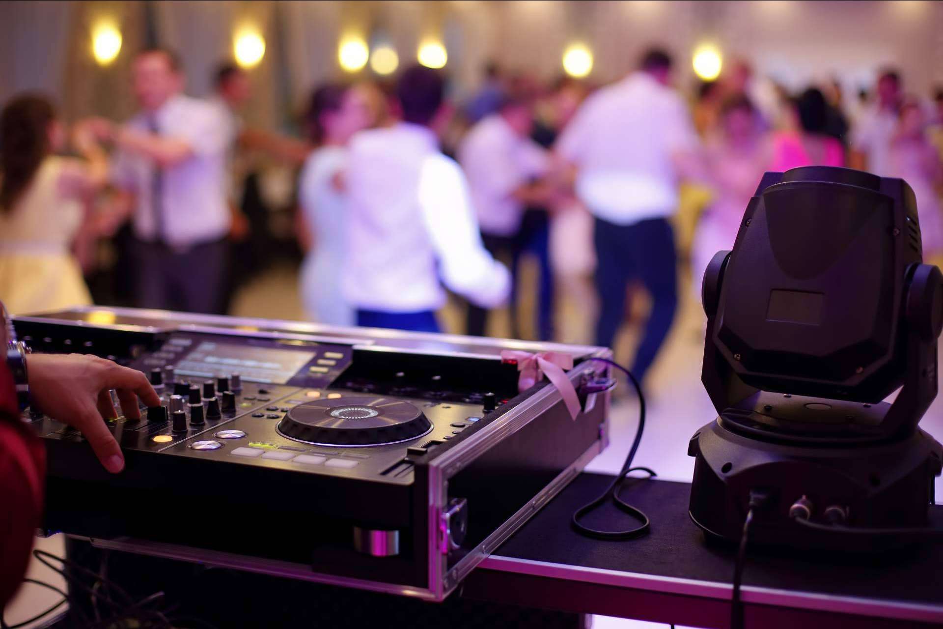 Música y DJ para bodas con Iñaki Musik