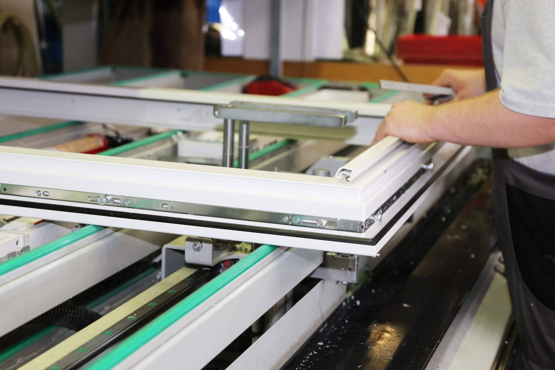 Ventanas de hoja oculta y carpintería de aluminio de Ventanas Vamin