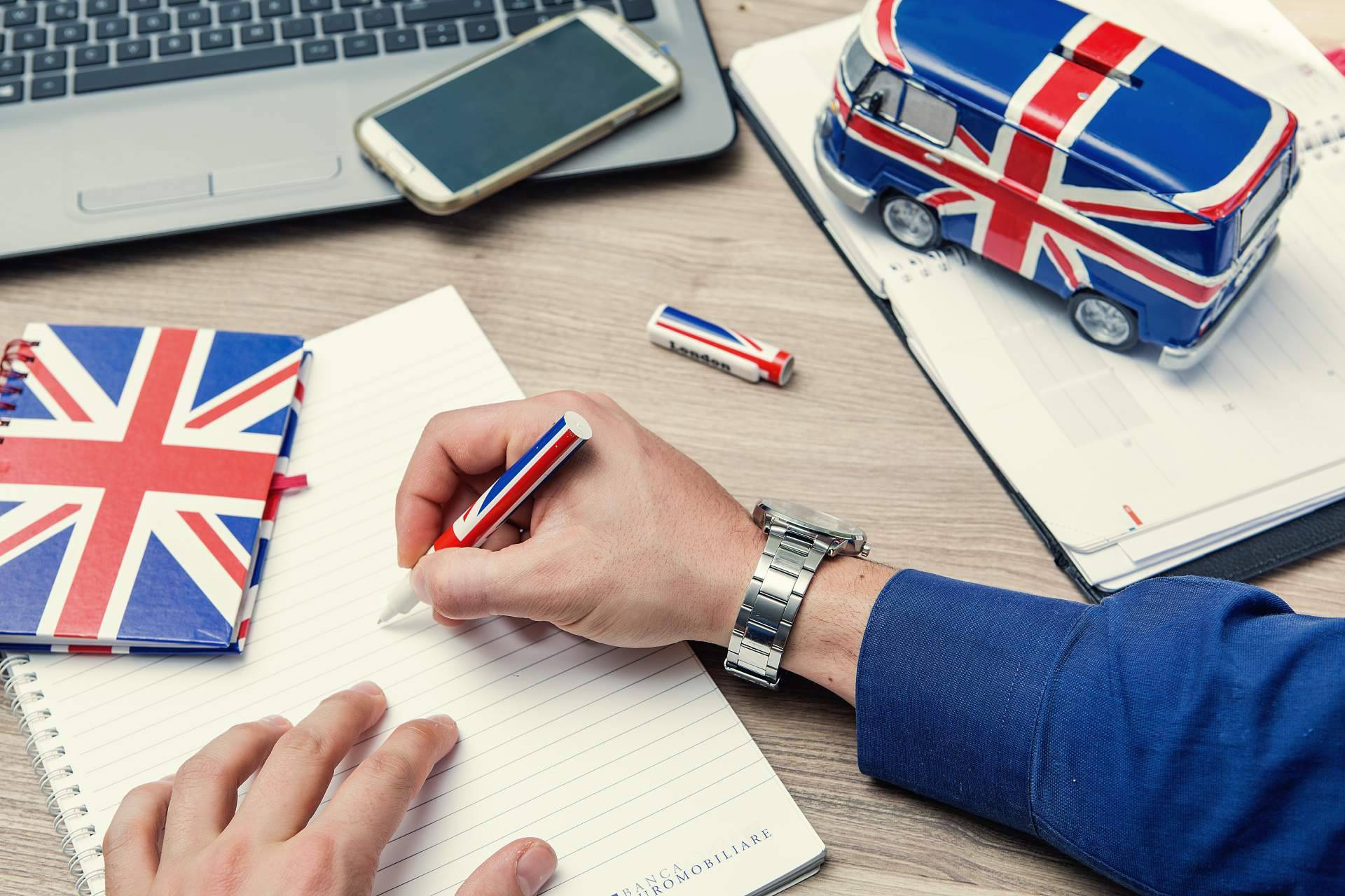 La razón por la que los españoles no hablan inglés con fluidez