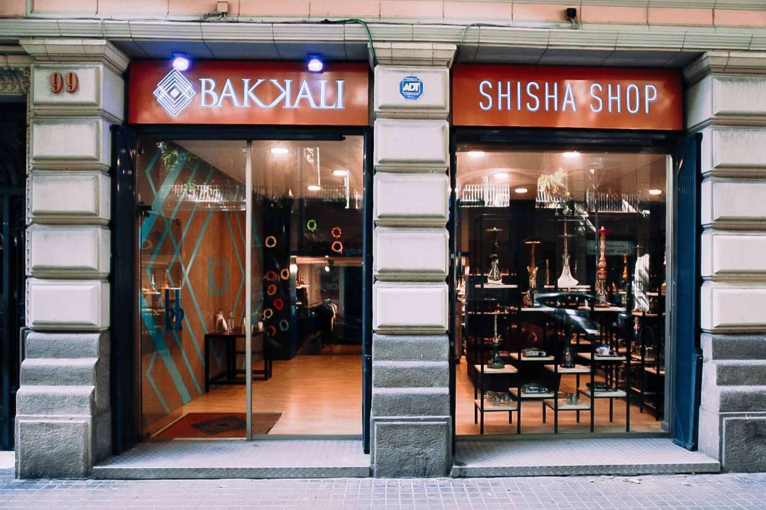 La tienda especializada en cachimba Bakkali Shisha Shop aterriza en Barcelona para abrir una segunda tienda física