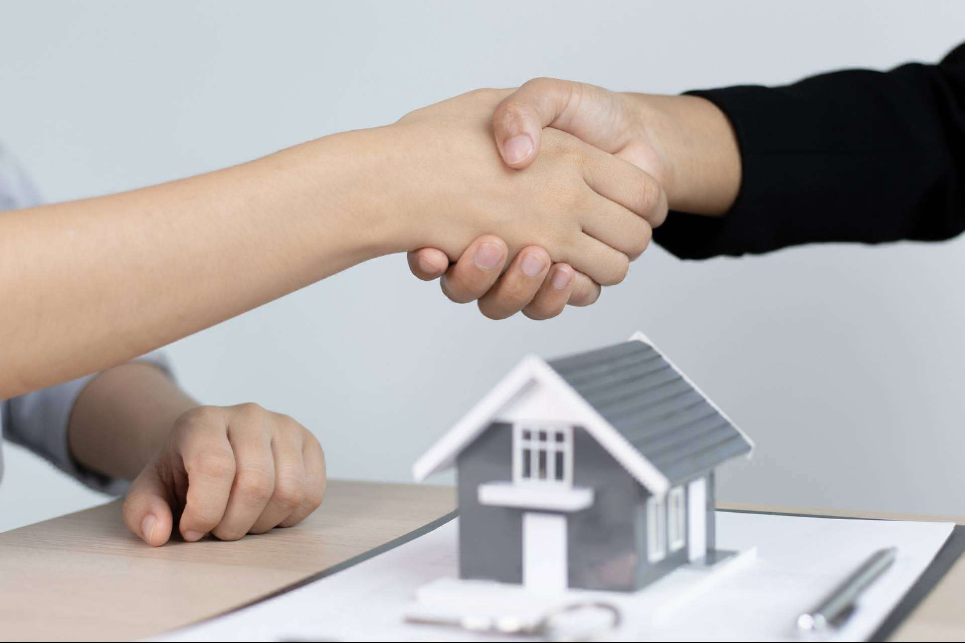 ¿Cuáles son las ventajas de vender la propiedad con una inmobiliaria? por Elba Invest Inmobiliaria