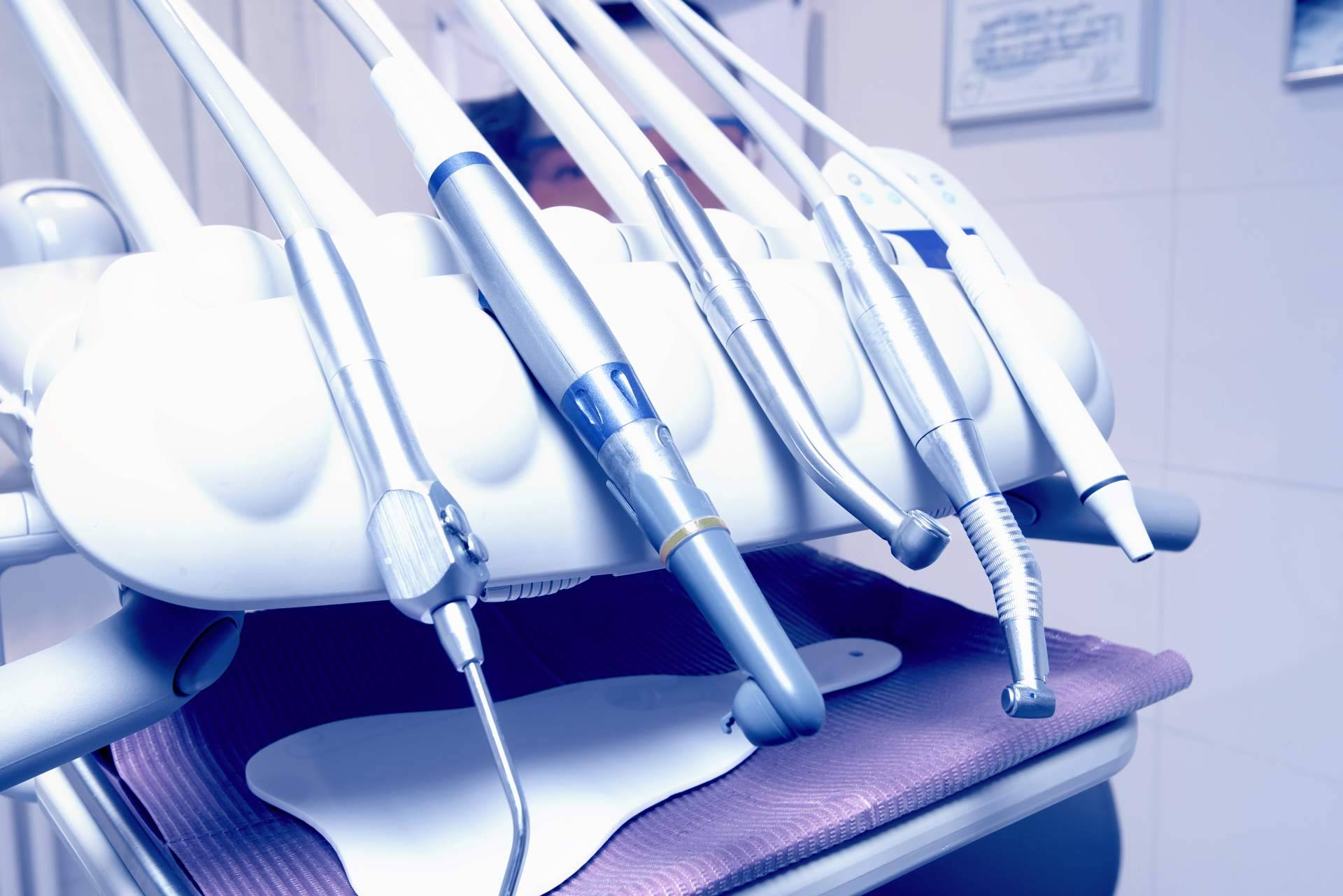 ¿Con qué frecuencia deben recibir mantenimiento los instrumentos dentales?: Star-Dent