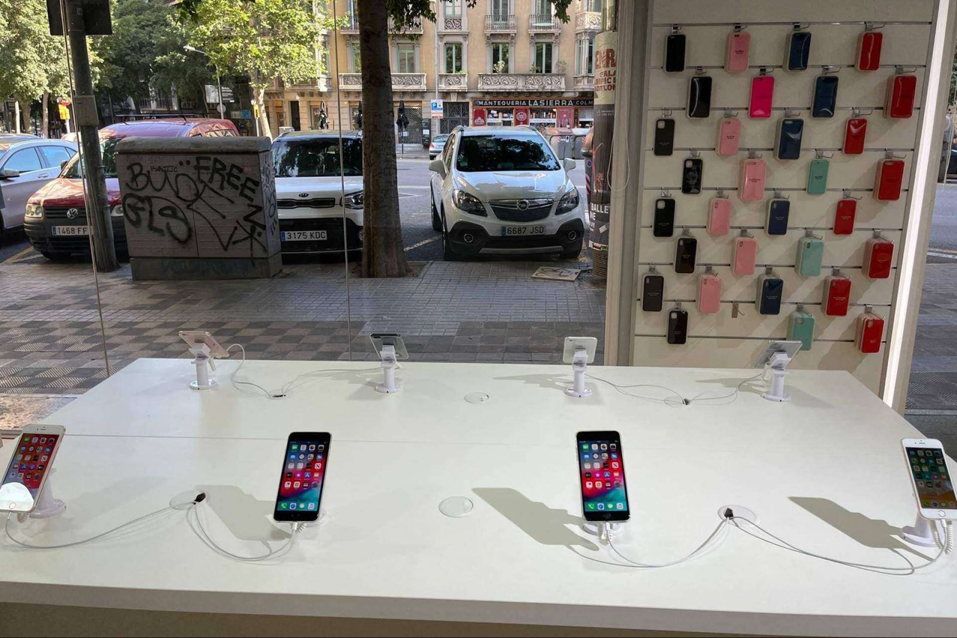 Los motivos por los que comprar un iPhone reacondicionado en AlexPhone