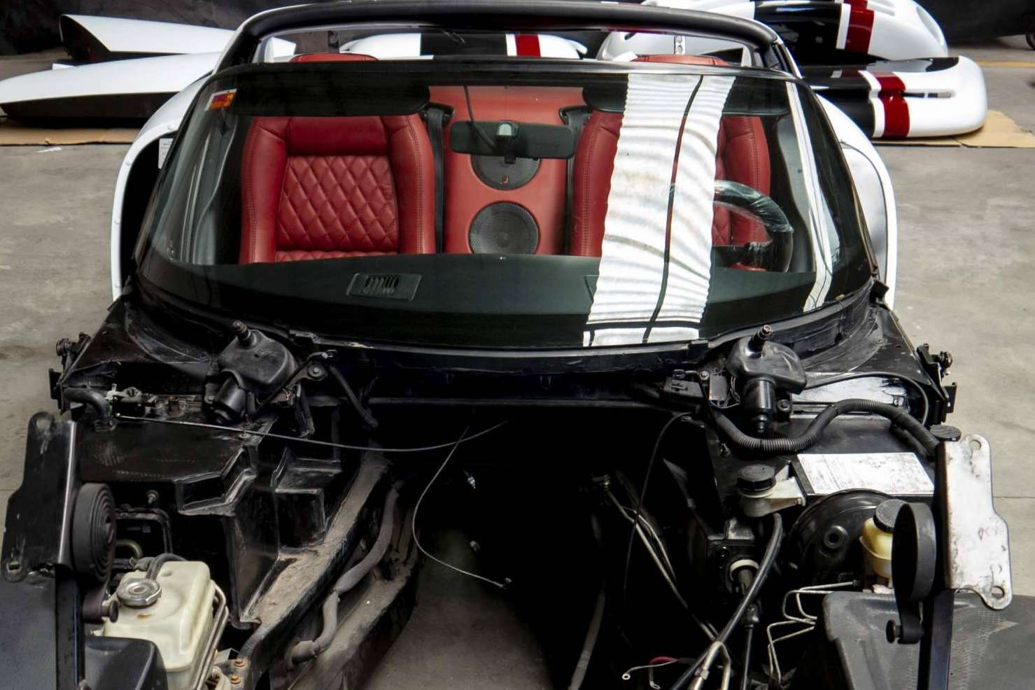 Ion Improve está trabajando en la restauración y modificación de un coche Dodge Viper RT 10 Gen 1
