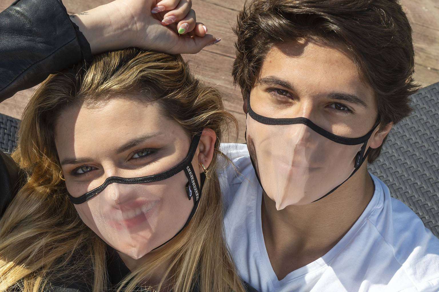 Xula ofrece mascarillas que ayudan en la comunicación con personas con minusvalía auditiva