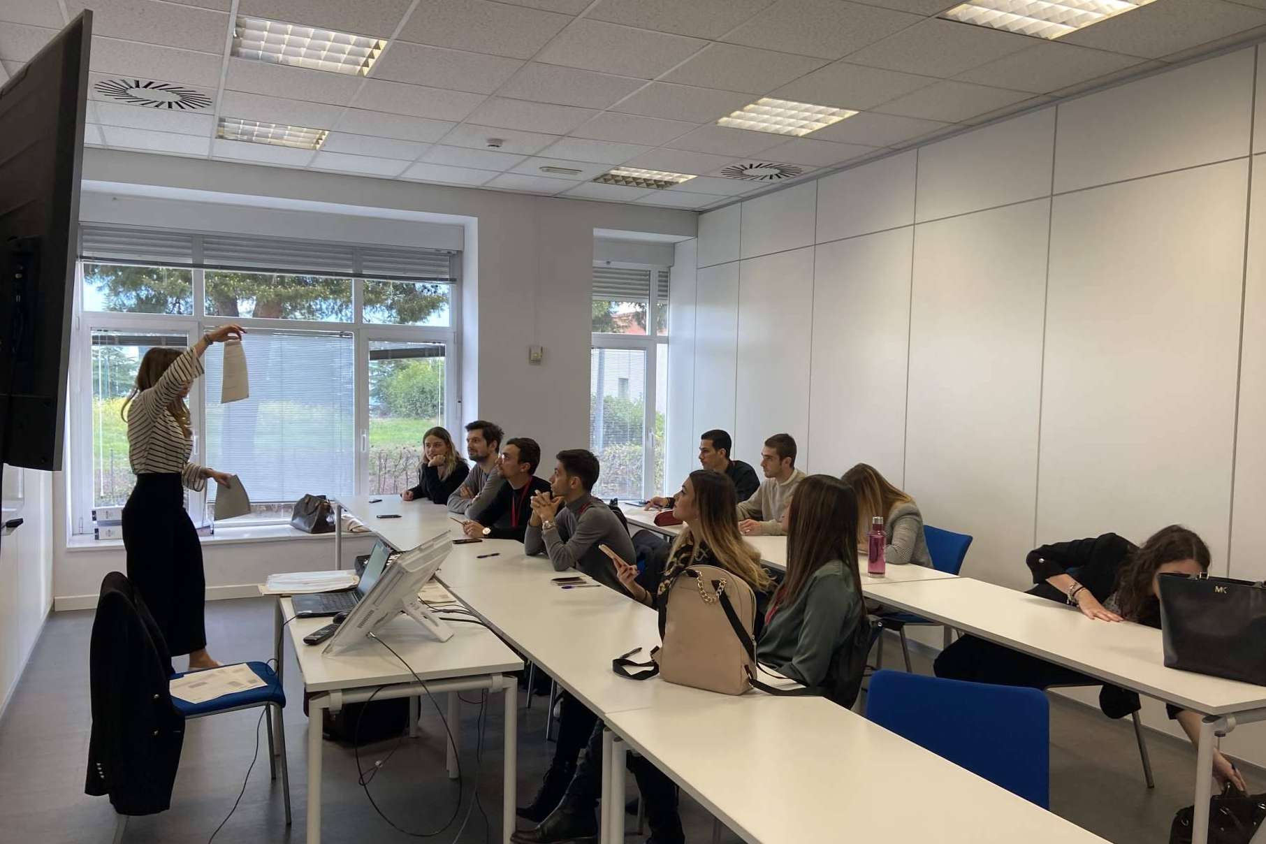 La oportunidad de negocio en expansión que ofrece la escuela de auxiliares de vuelo Bravo19