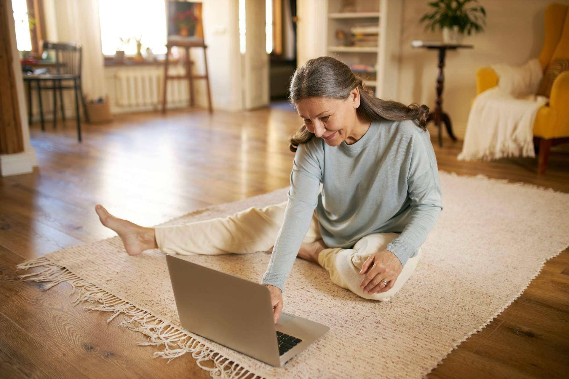 Kavaalya, el curso online interactivo en español de profesor de yoga con maestros hindúes
