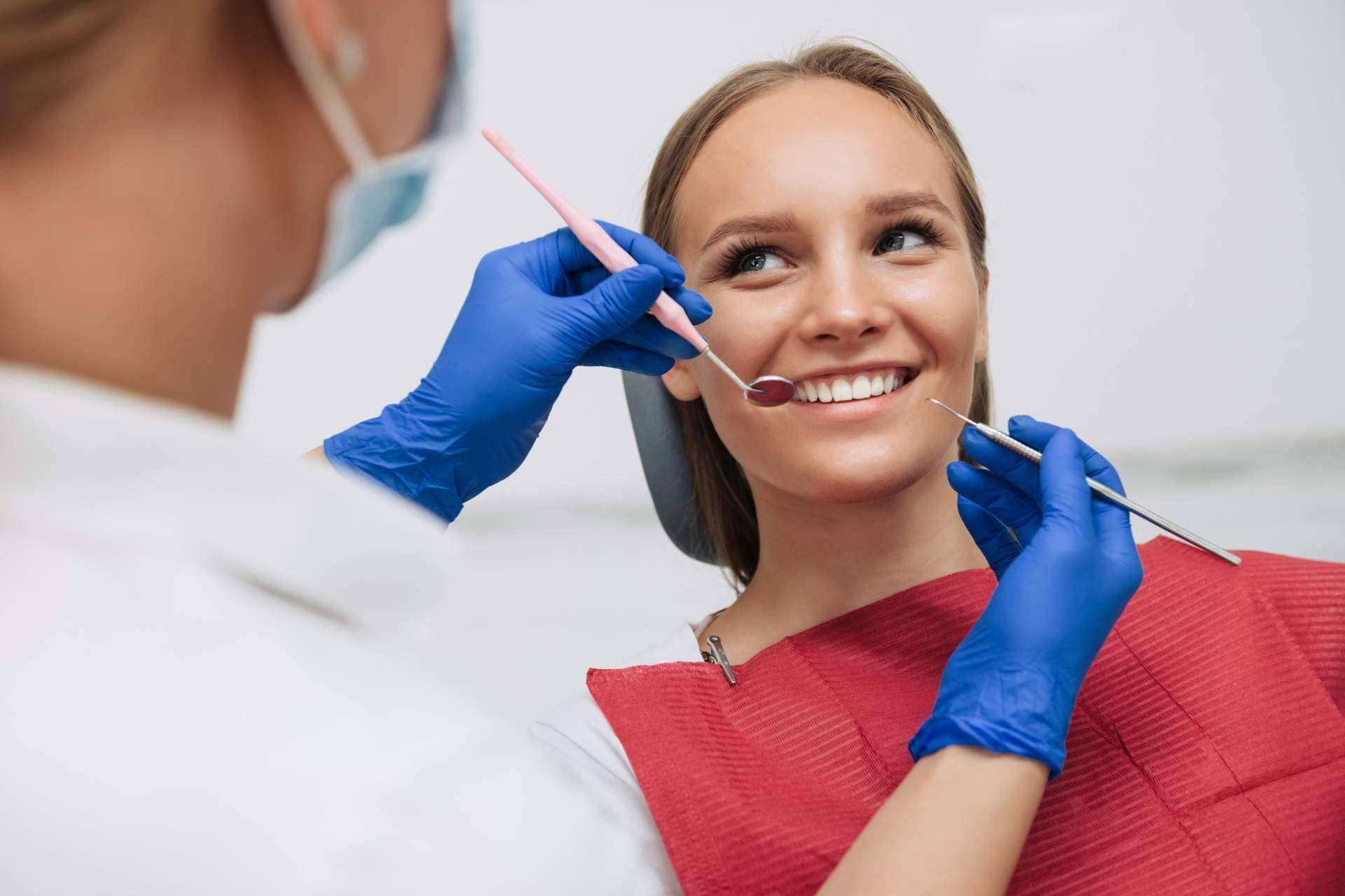 DentalQuality certifica a clínicas dentales en Madrid con certificado de excelencia