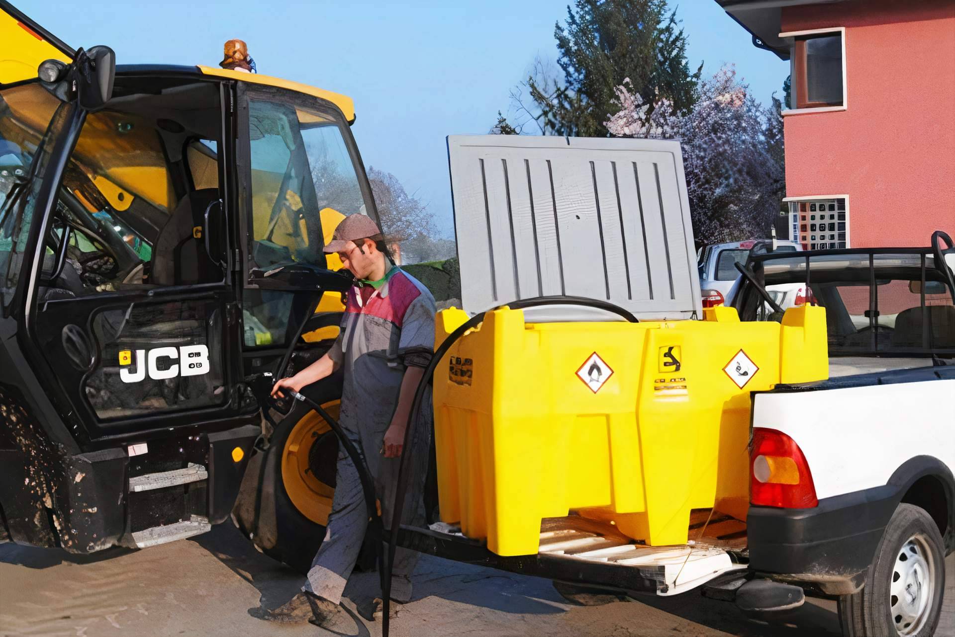 Tanques homologados ADR de transporte de gasolina en la empresa online Absorbentes y Cubetos