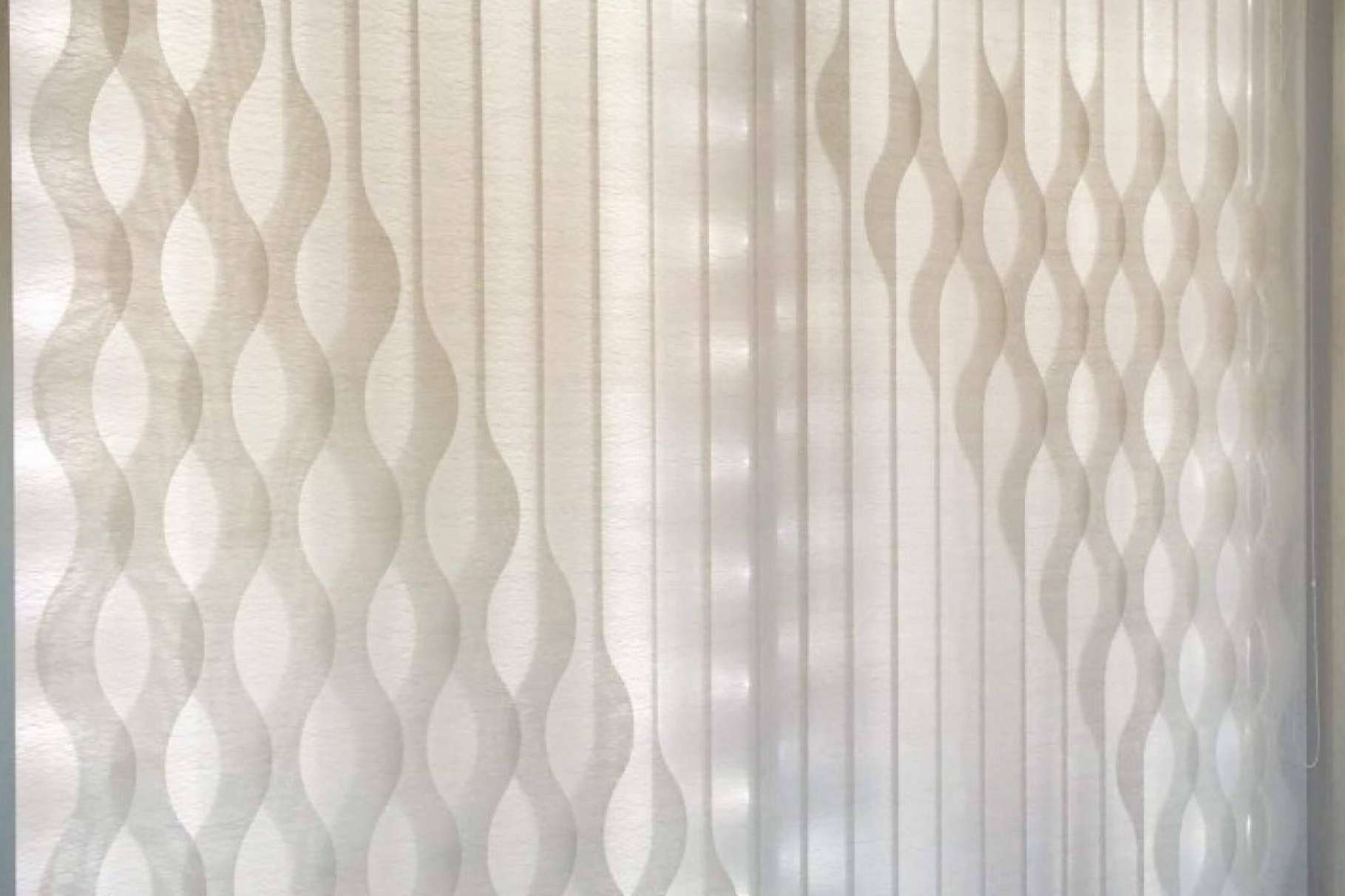 La gran versatilidad de las cortinas verticales de Gustavo Novo Disegn