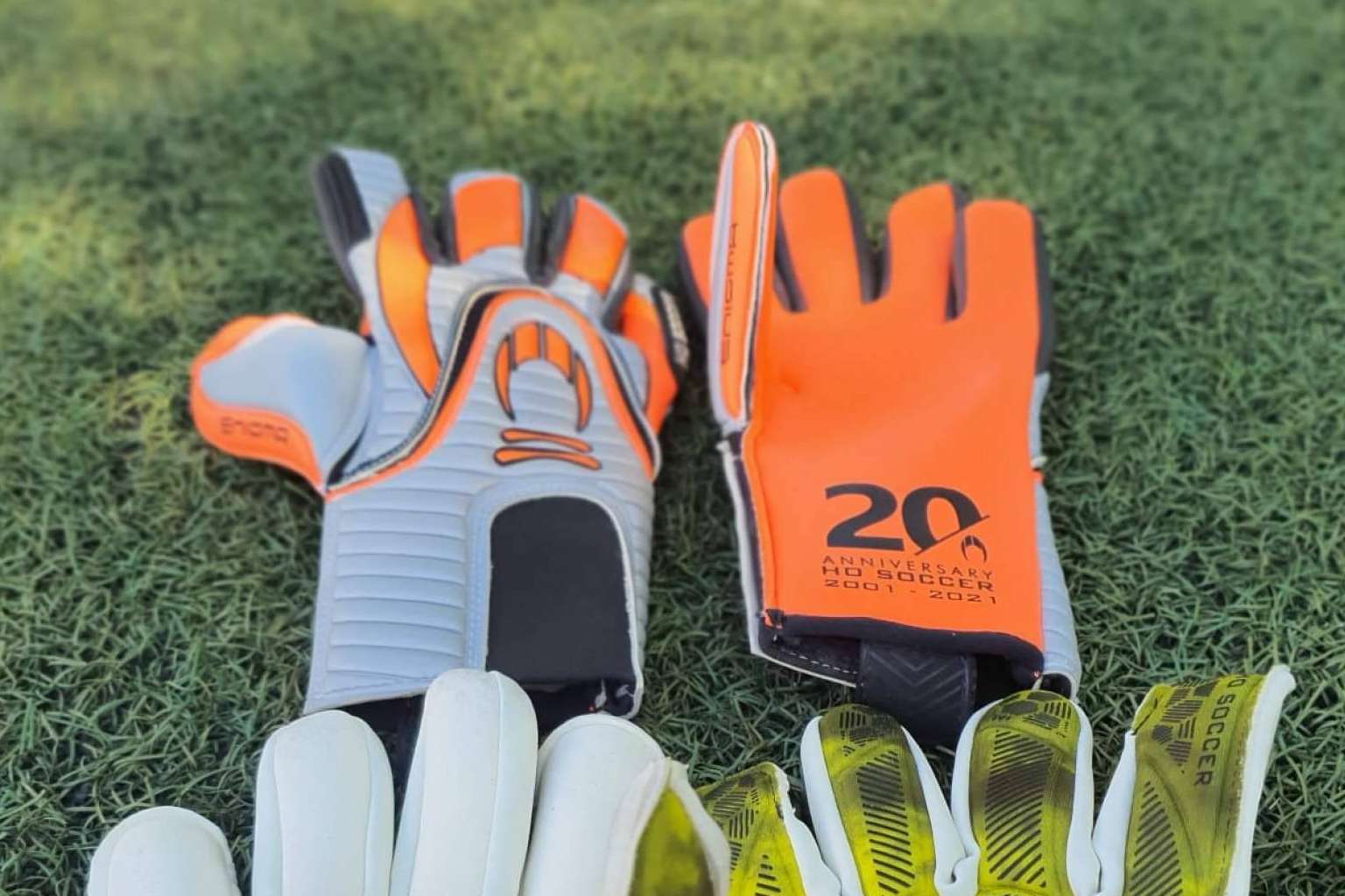 Soccerfactory permite encontrar los guantes de porteros de las mejores marcas