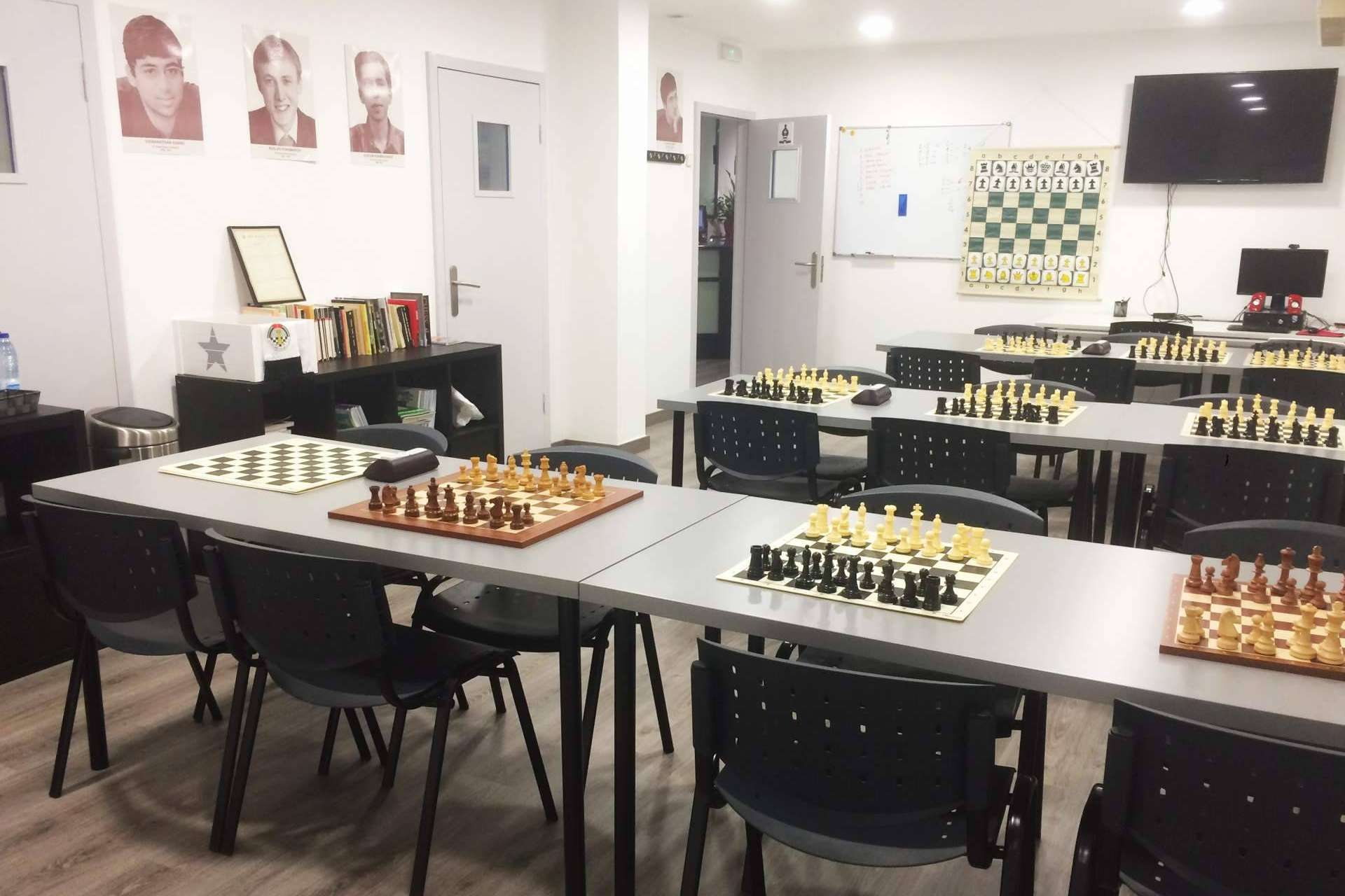 Ajedrez para todos de la mano de Peón Negro