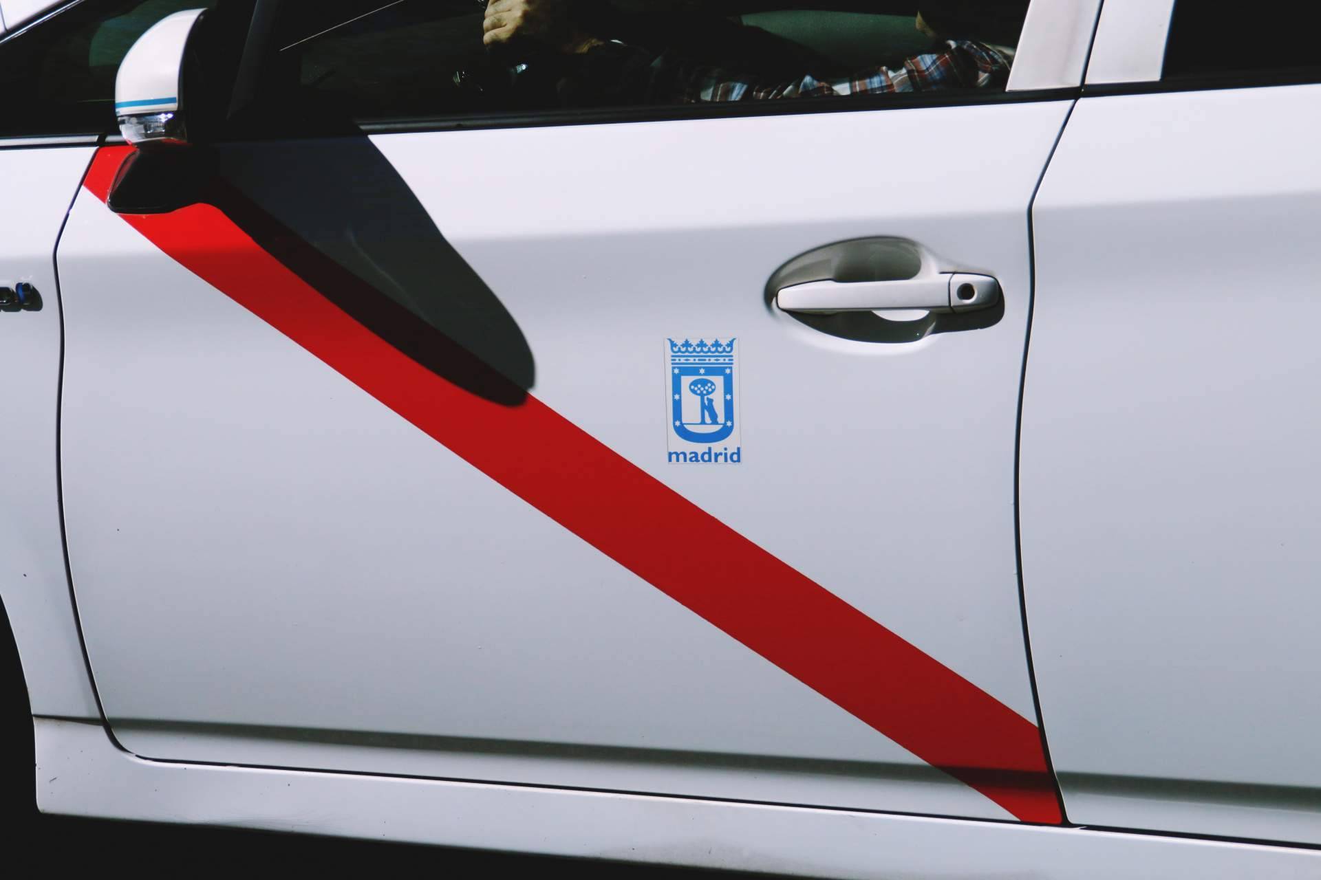 Taxi, transfer o VTC al aeropuerto de Madrid con Nordisk Taxi