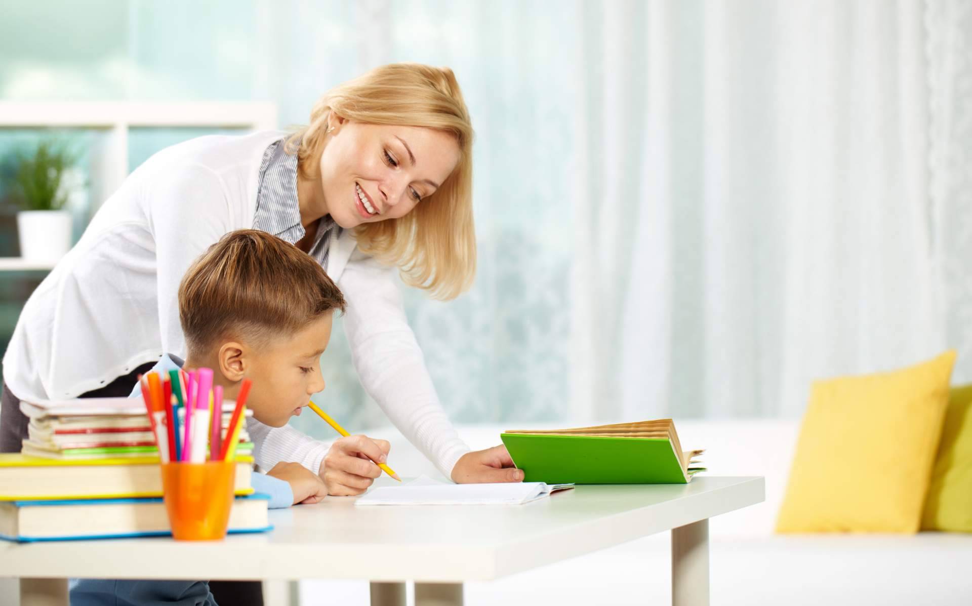 ¿Cómo encontrar academias de apoyo escolar? academias.com
