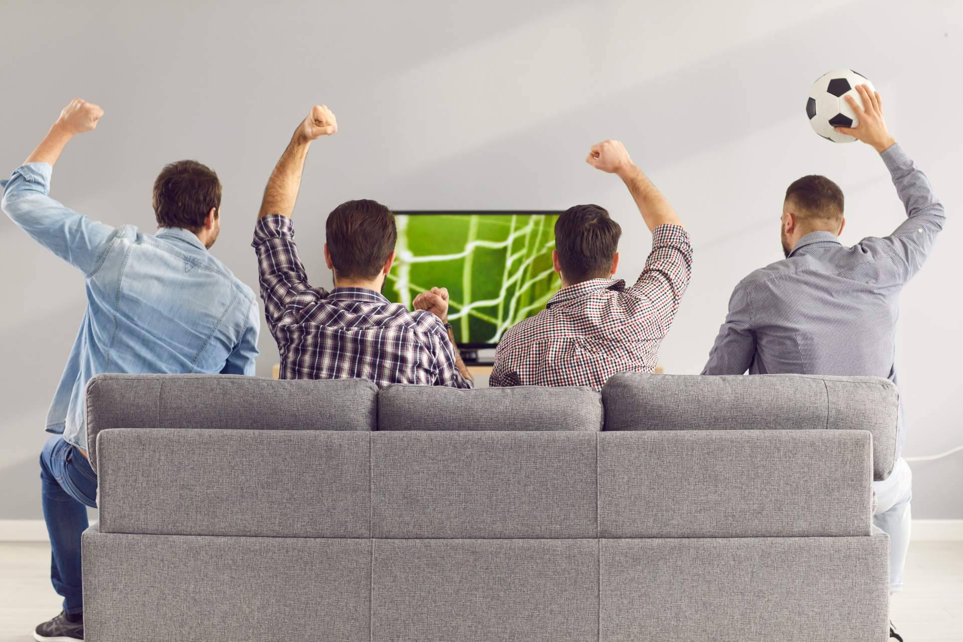 Asombro Extremo diseña una campaña publicitaria combinando el fútbol, la tecnología y una exitosa serie de Netflix