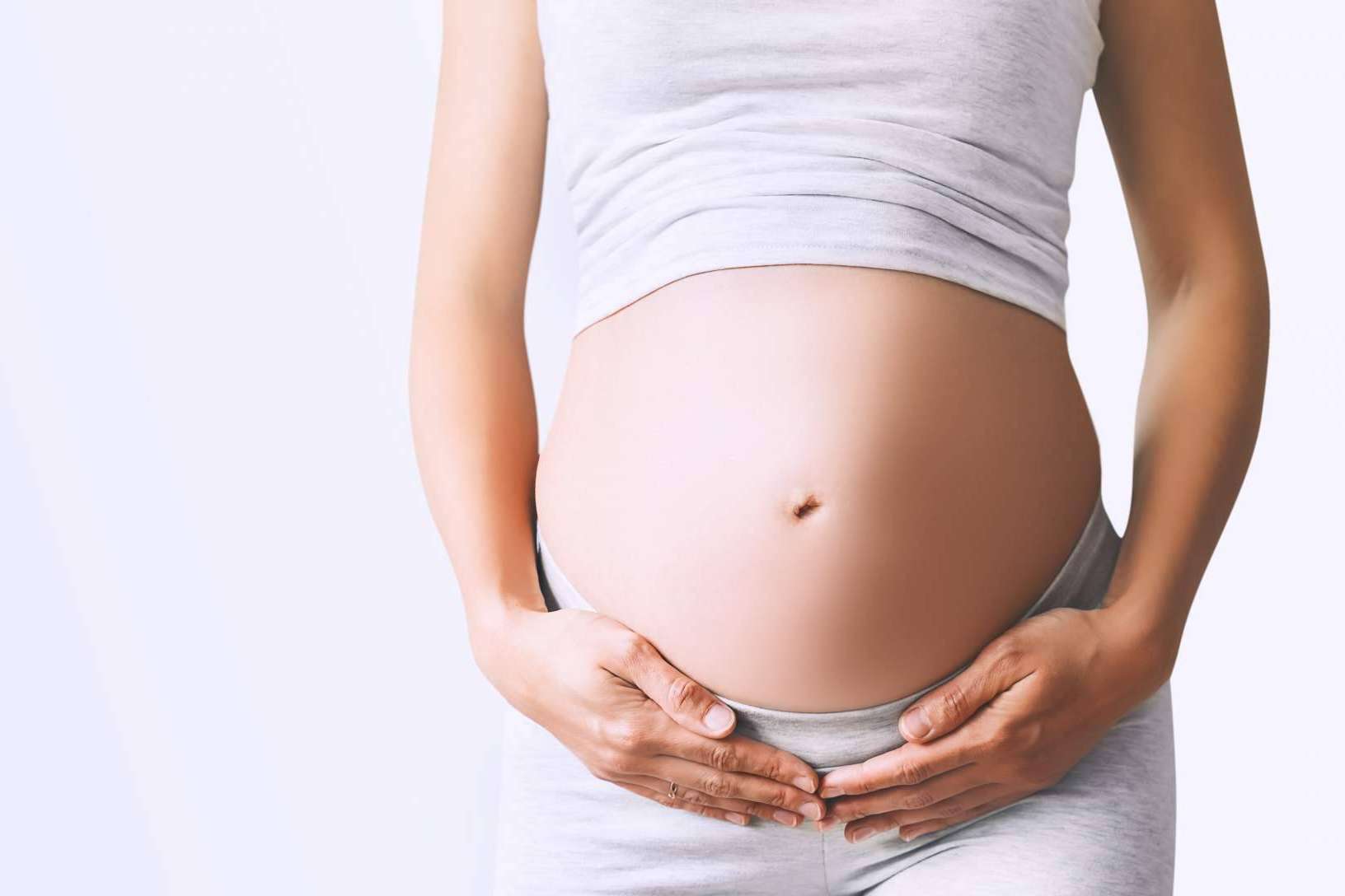 Para buscar el embarazo, es recomendable tomar vitaminas preconceptivas