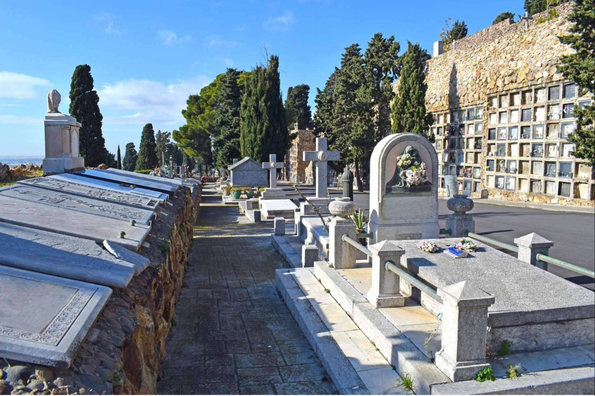 ¿Qué son las sepulturas y qué tipos existen? Funos