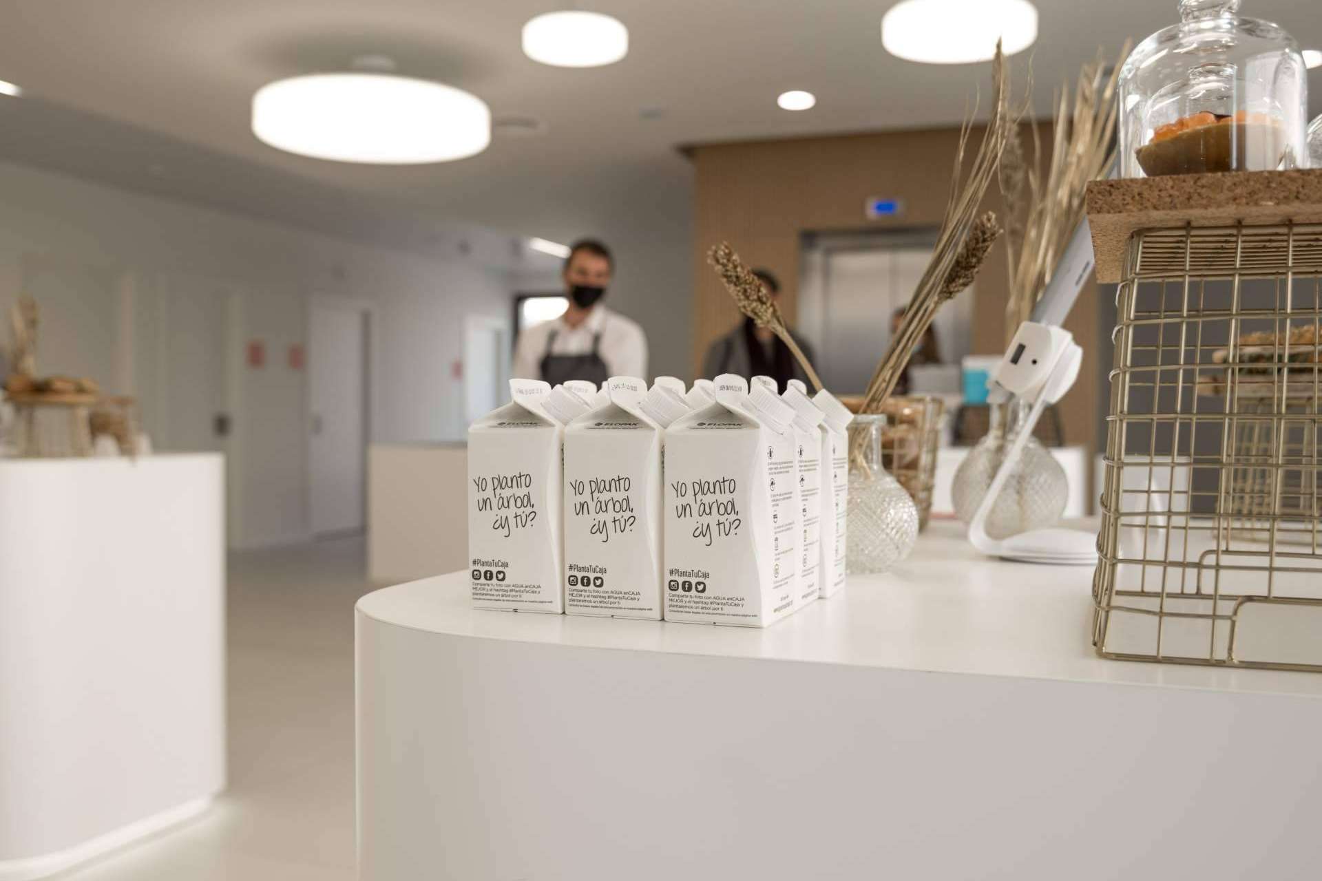 Operación de aumento de pecho con implantes en la clínica de cirugía estética Wellness Kliniek
