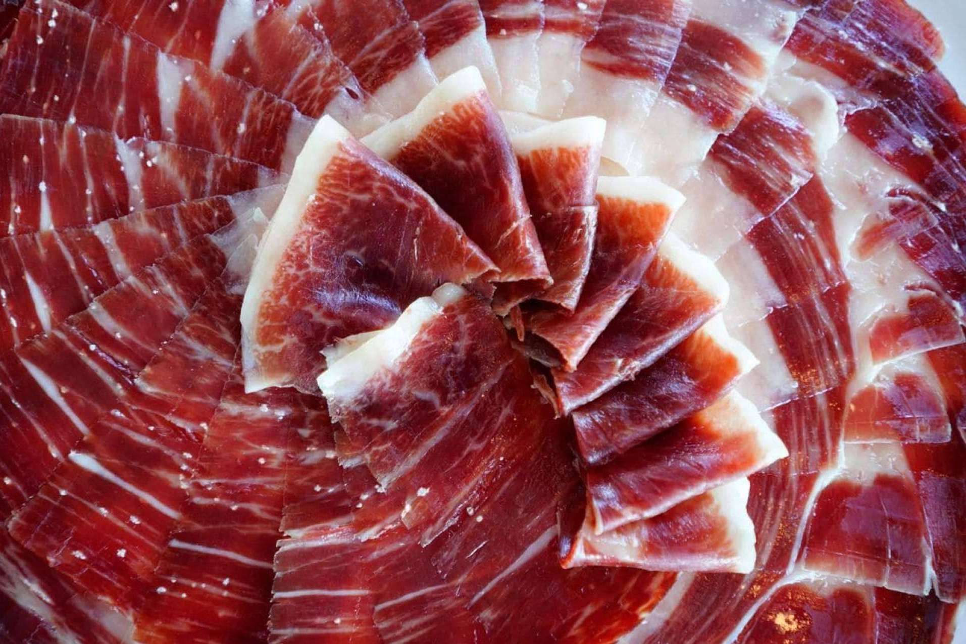 Tradición artesana en jamones ibéricos de gran calidad con La Abadía