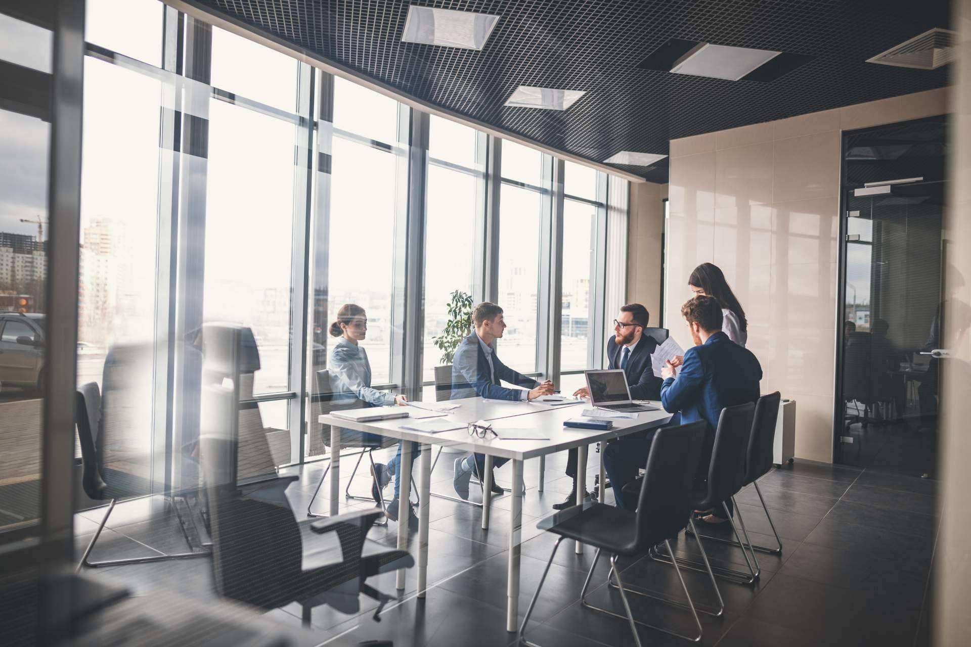La importancia de invertir en comunicación profesional para empresas de todos los tamaños, por Clover
