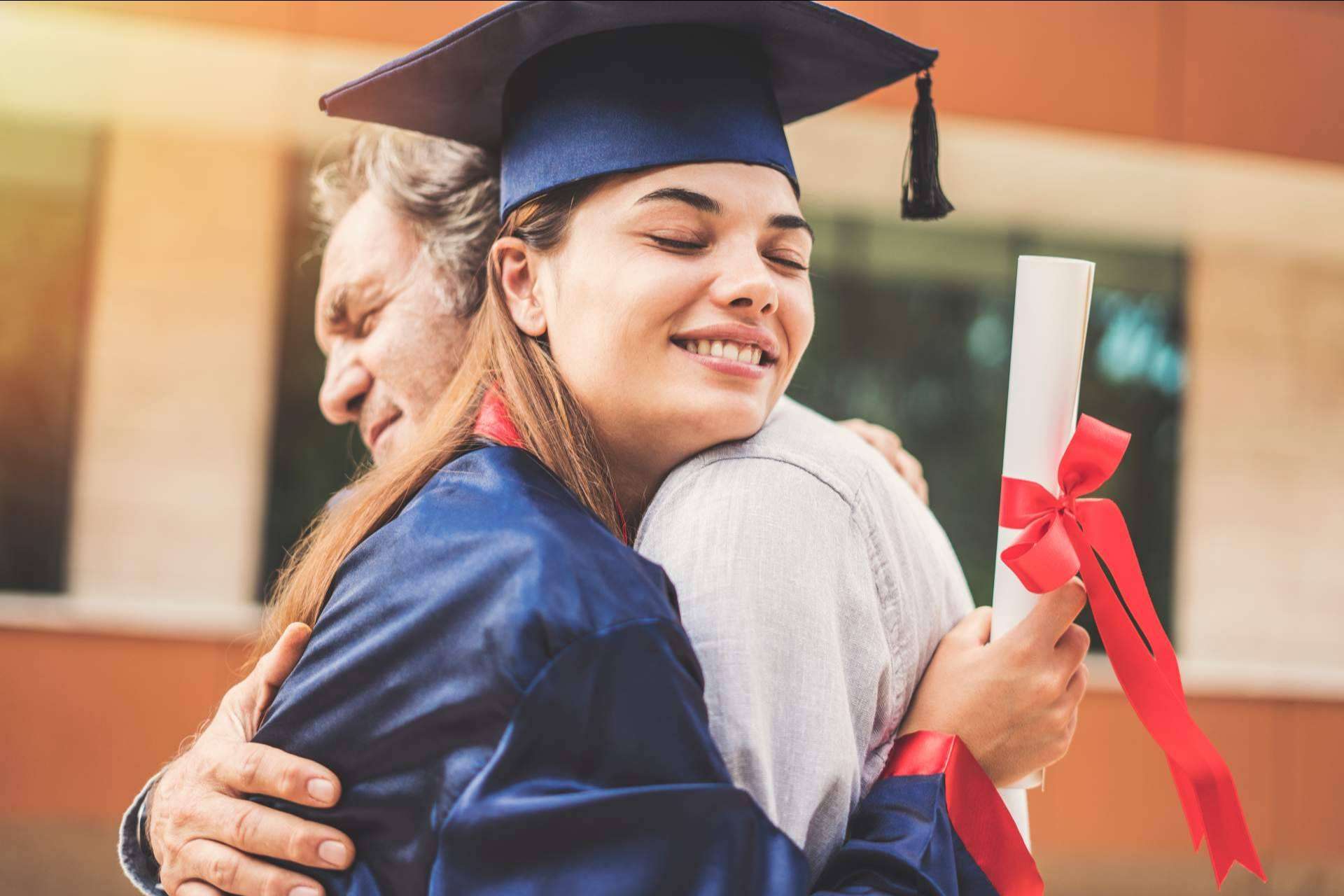 ¿Cómo ahorrar dinero para el futuro de los hijos?