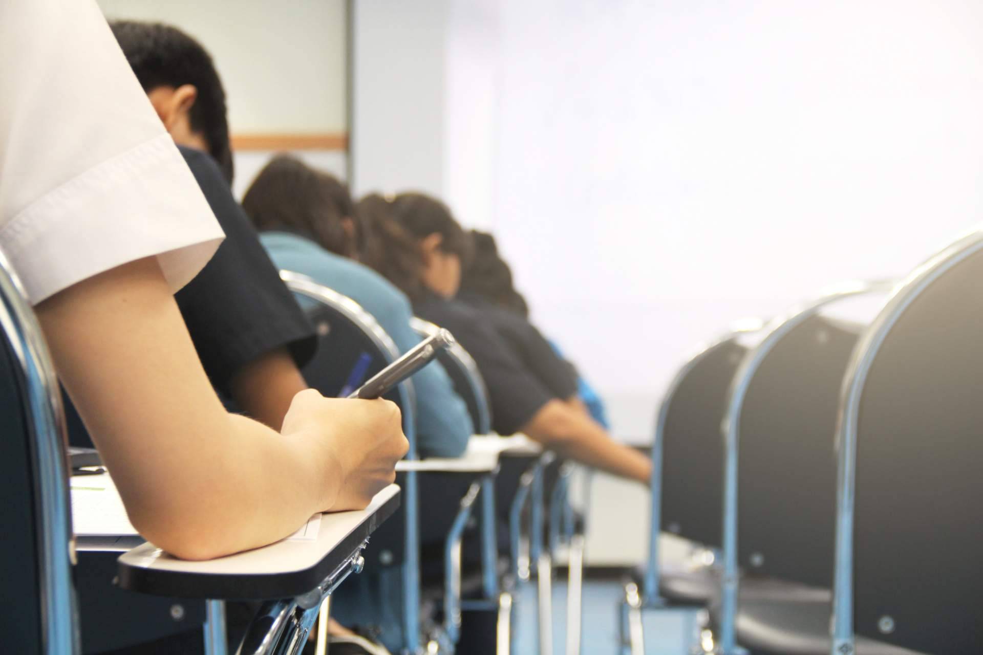 Preparar las oposiciones de Correos con una academia y los principales beneficios