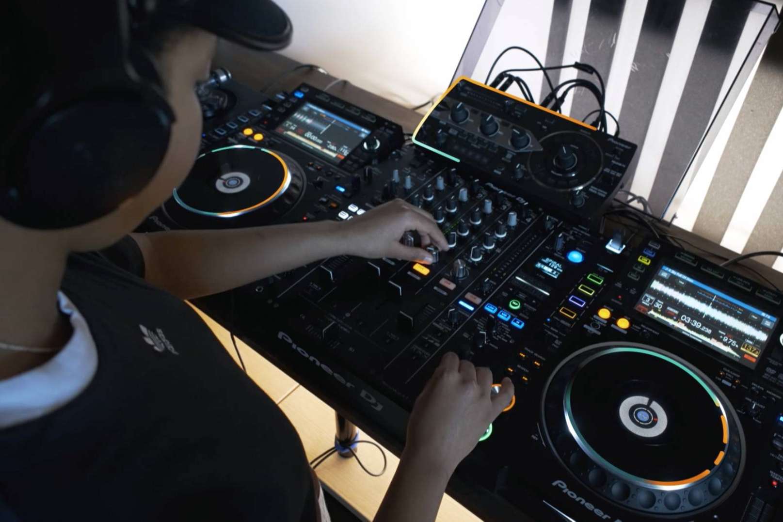Eumes Online ofrece una fórmula que está revolucionando la formación musical, aprender Producción Musical desde 6.99€/mes