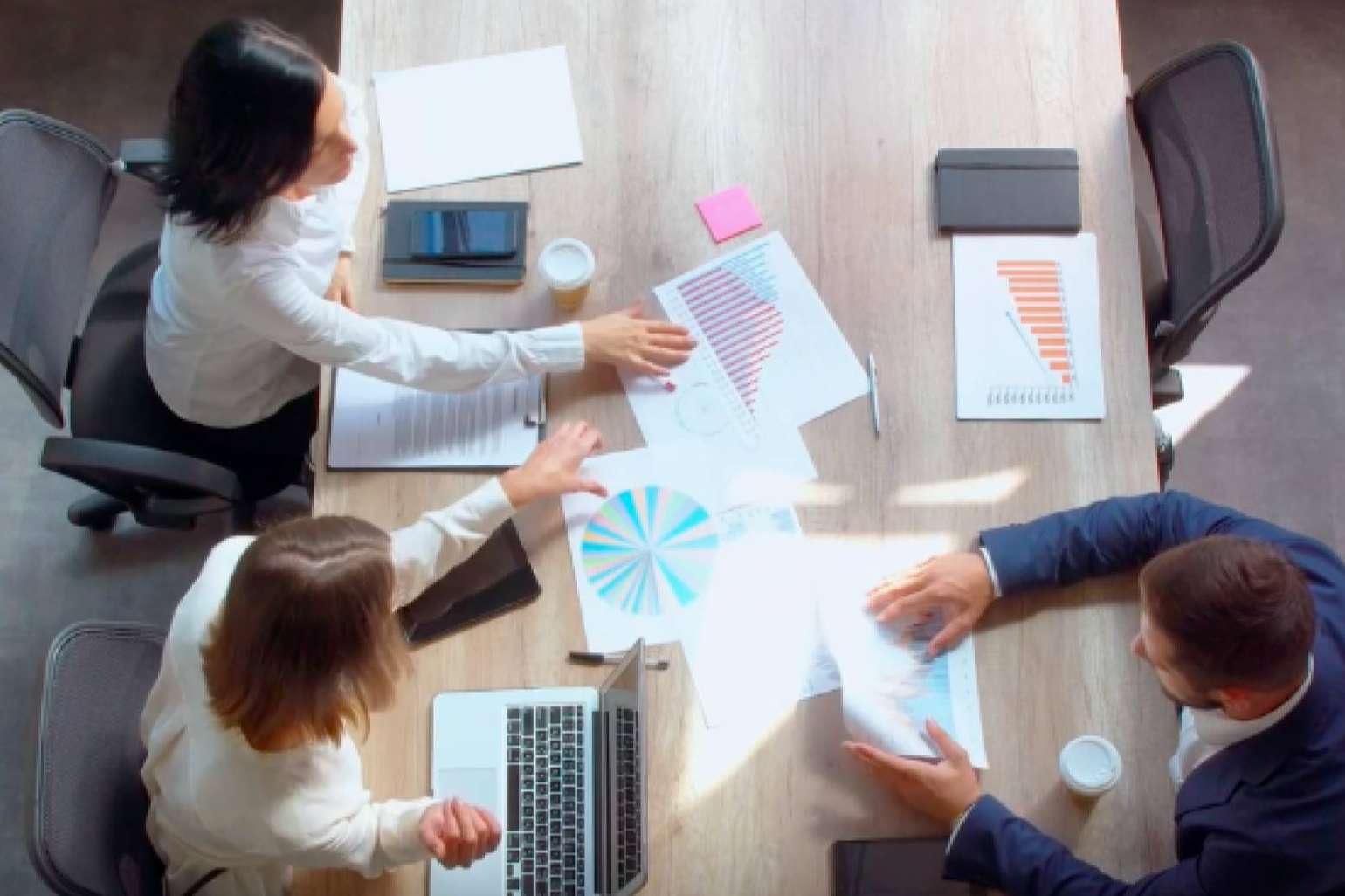 ¿Cómo se puede realizar una buena estrategia de empresa?
