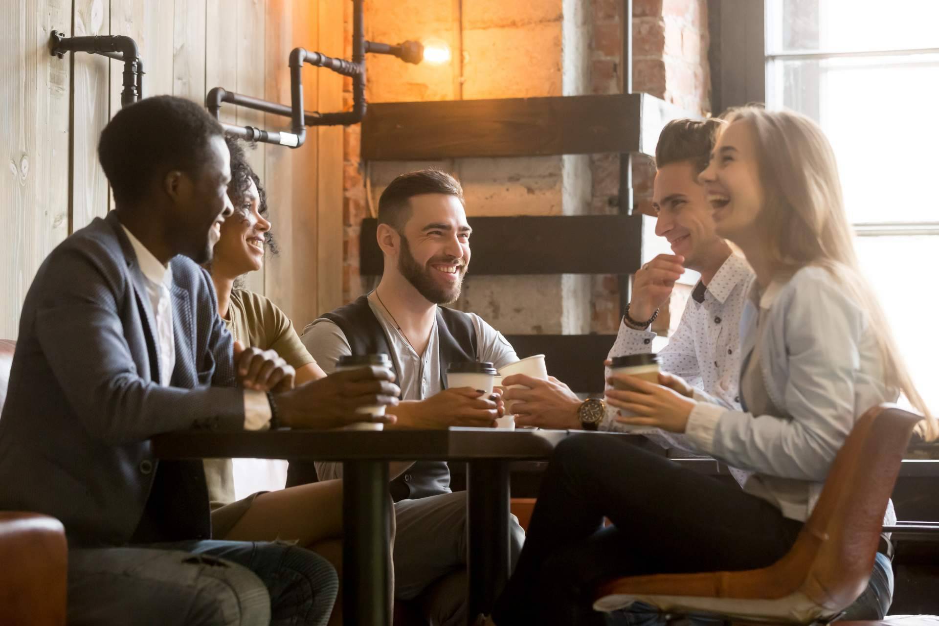 La inteligencia emocional afecta de manera positiva a la calidad de las relaciones sociales y de la salud mental y física