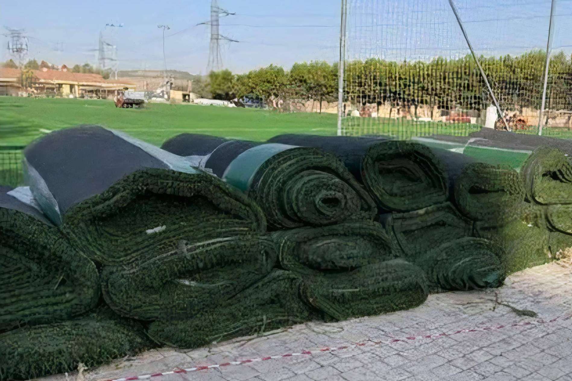 La venta en CESREFUT de césped artificial reciclado procedente de campos de fútbol