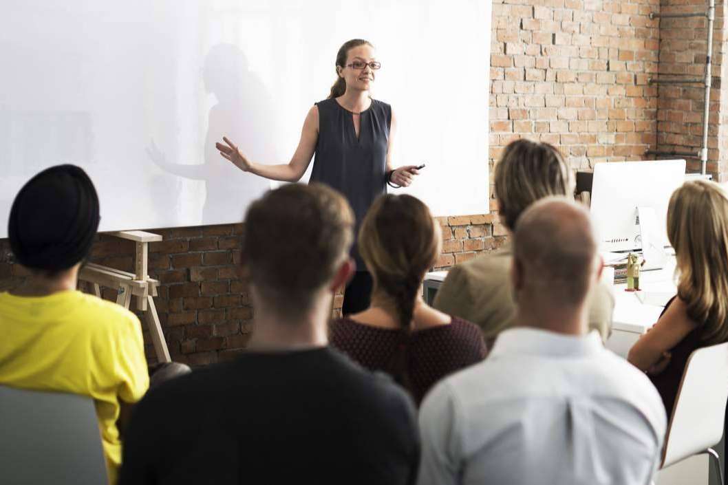 Hexagone ofrece una formación en idiomas para ahorrar 3 horas de trabajo semanales por empleado