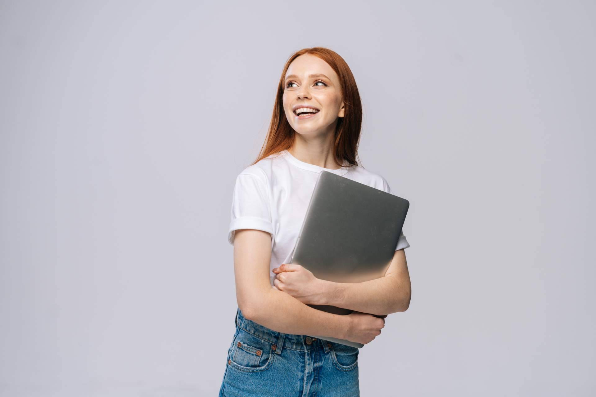 ¿Cómo realizar un TFG Psicología y TFM Psicología?, por la academia especializada en la tutorización de trabajos Ayuda Universitaria