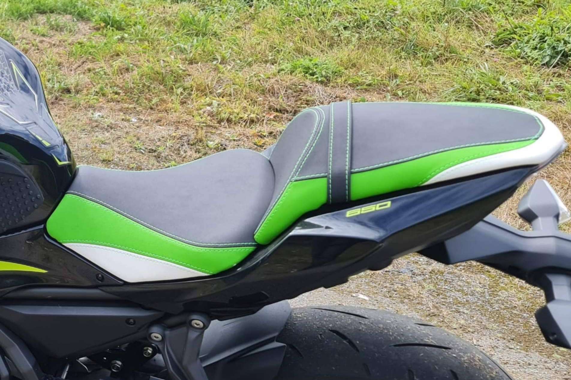 JM-Fundas ofrece asientos confort para motos
