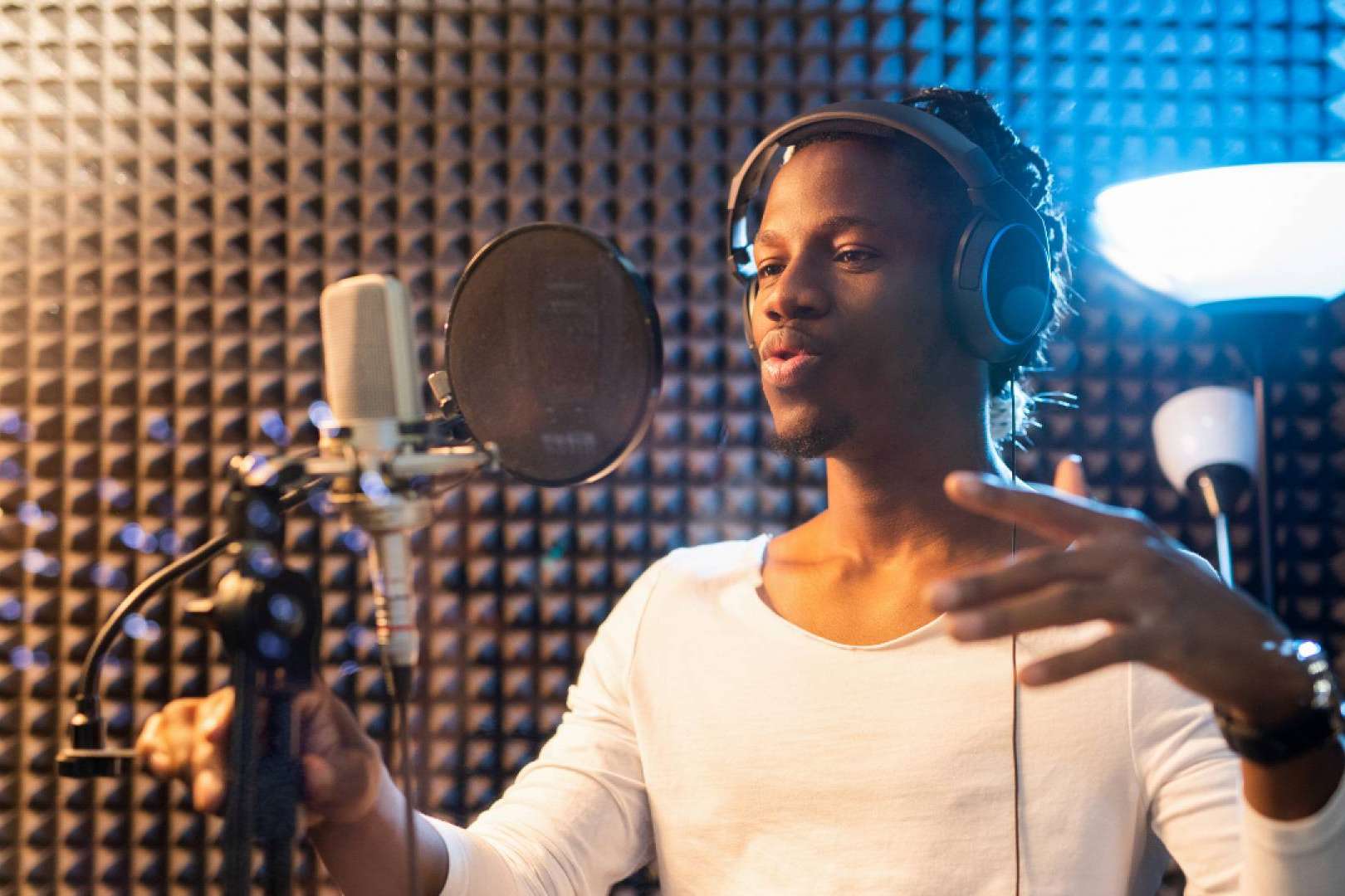 El Taller de Doblaje de Canciones, impartido por Hot Stuff Producciones Musicales