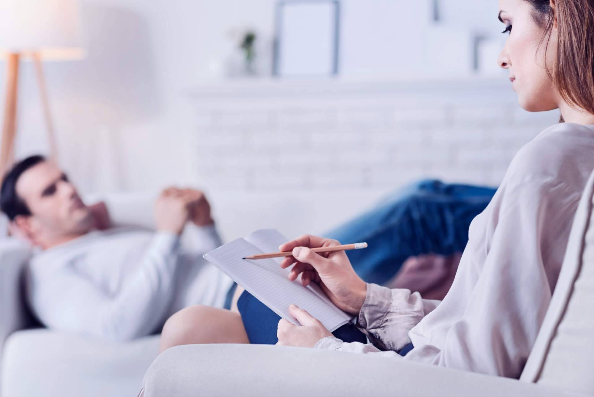 Los beneficios que ofrece la terapia de salud emocional a las personas