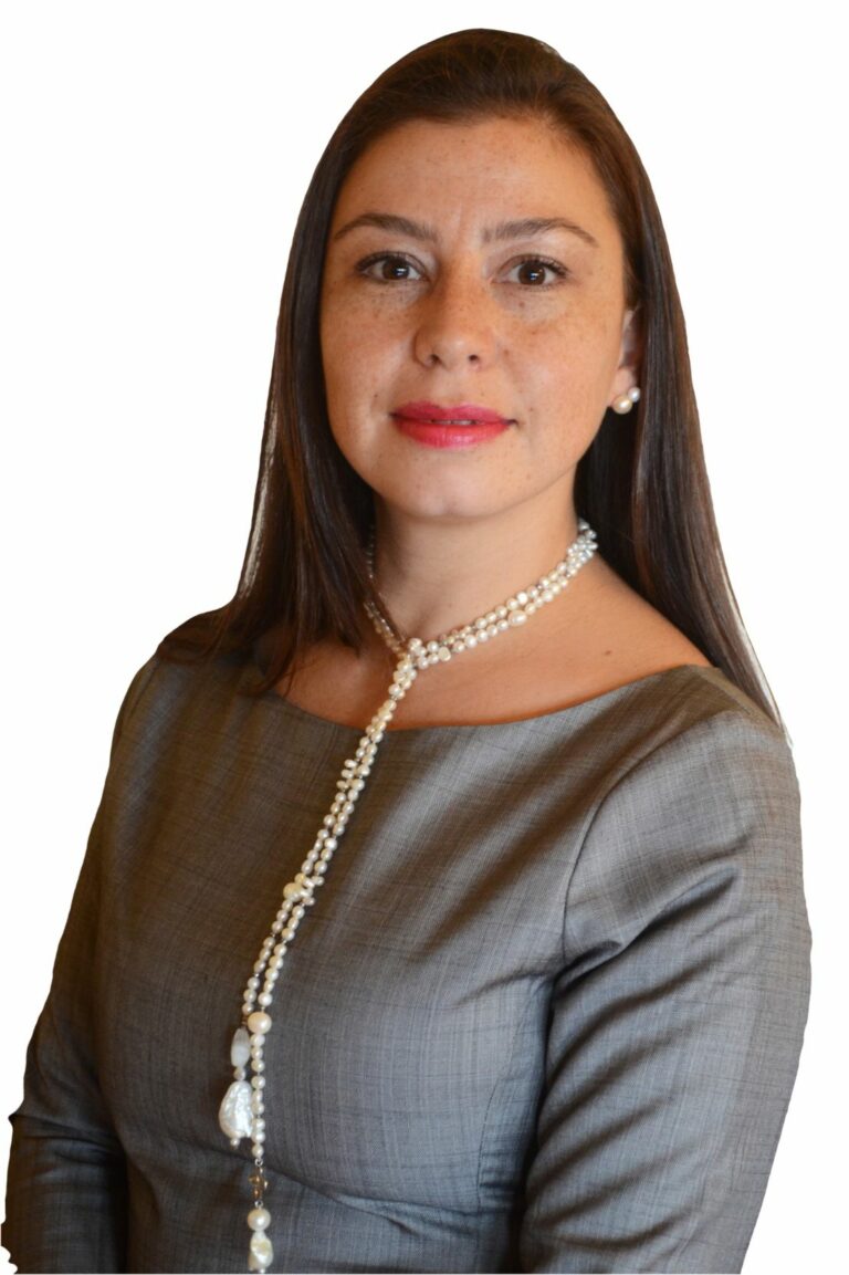 Foto de Daniela Robles, nueva directora de AIS Group México