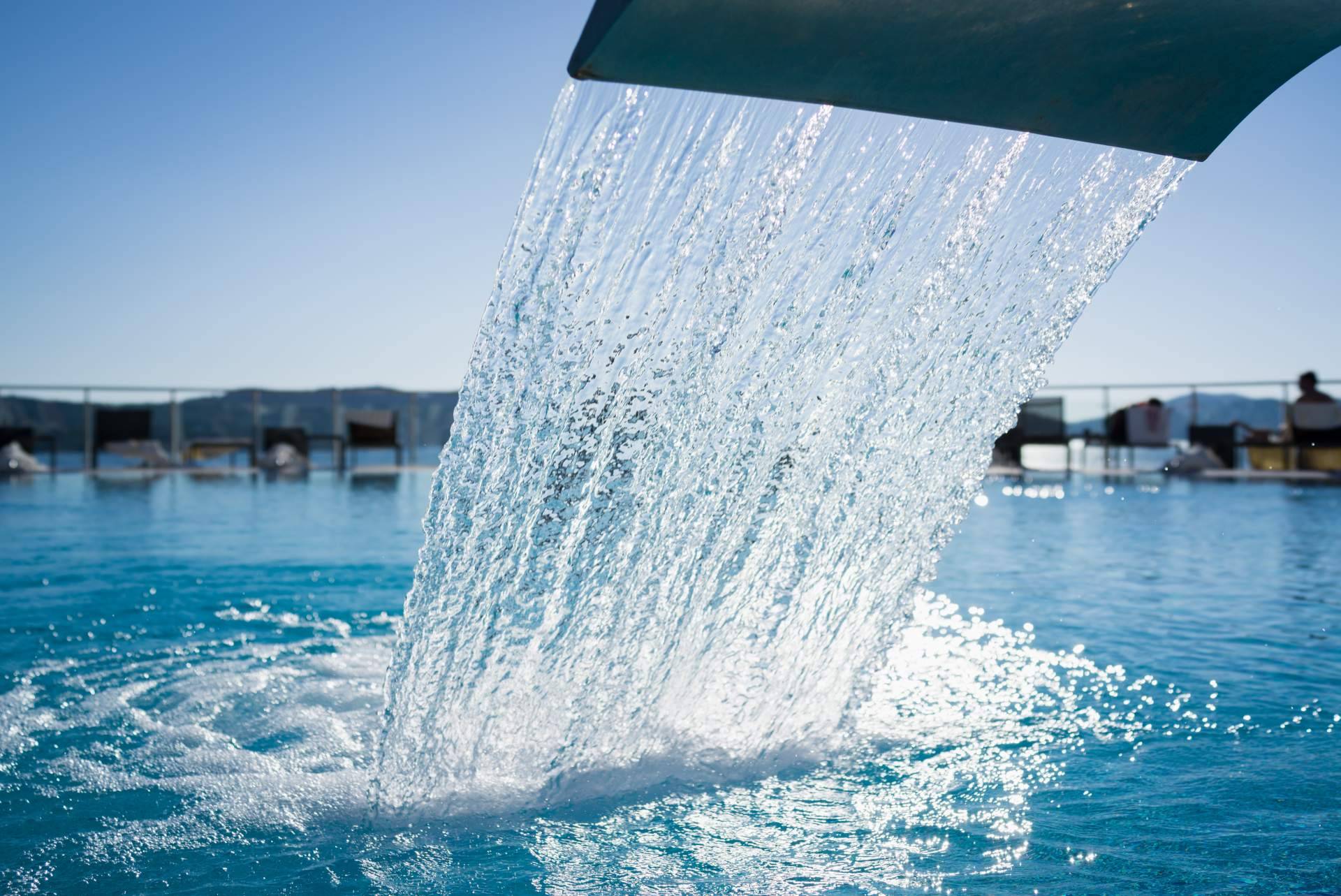 Swimhome, con la cascada para piscina, permite poner a punto la piscina