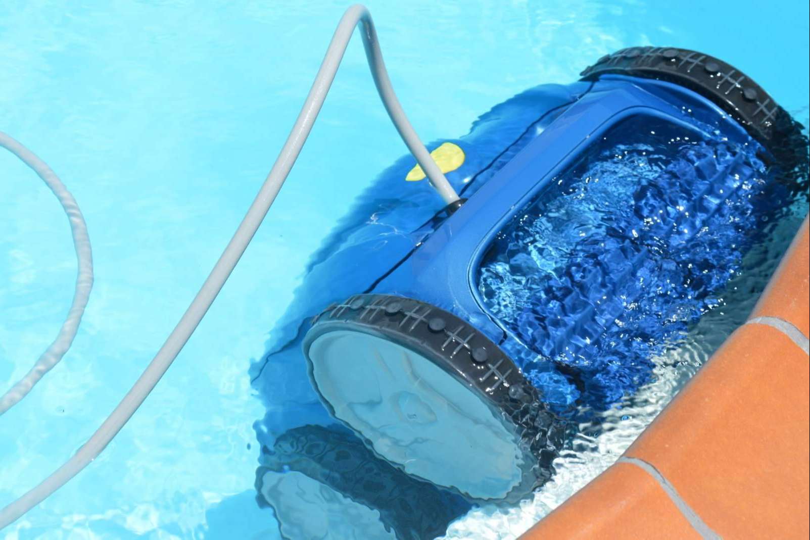 Robot limpiafondos automatizados de piscinas en Swimhome