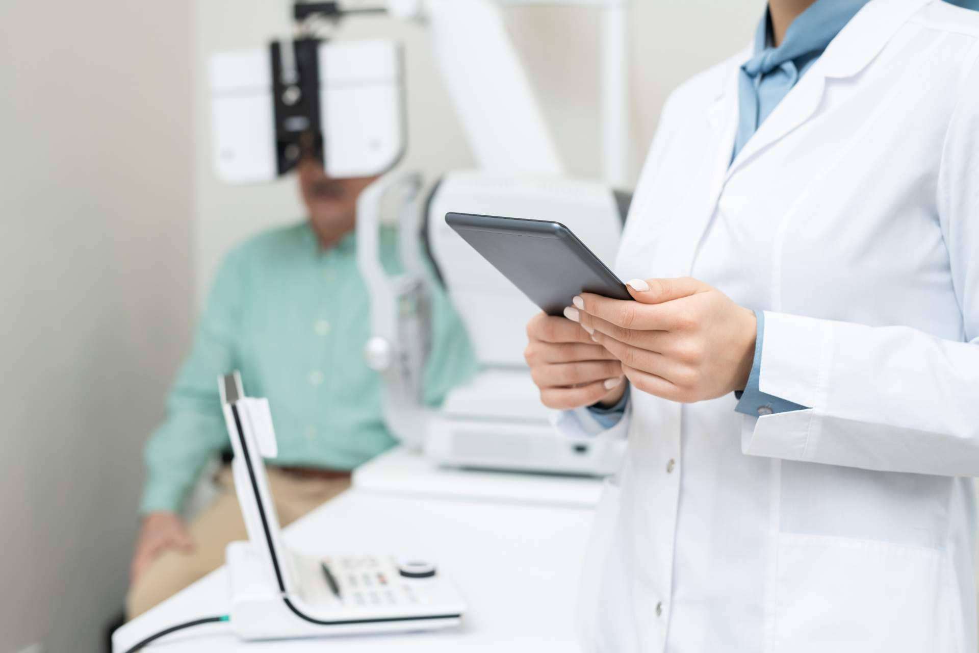 La cirugía láser para acabar con la miopía, por el Instituto Quirónsalud Oftalmológico Dexeus