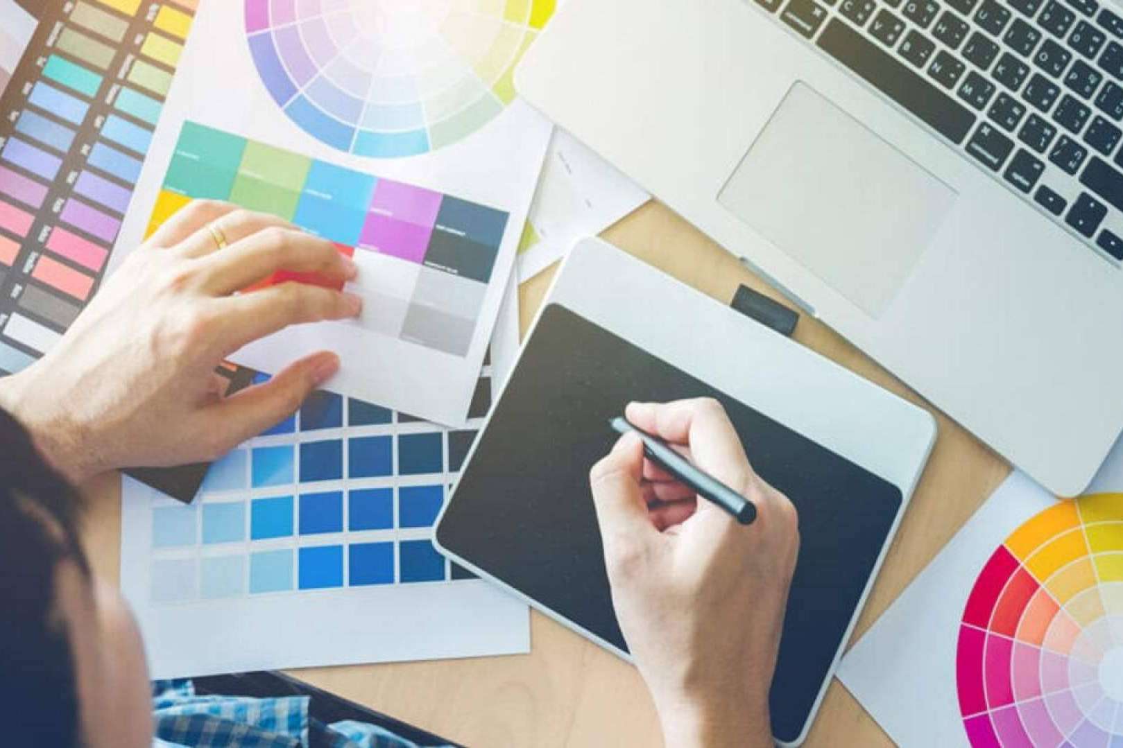 Gritovisual señala la importancia de contar con una identidad corporativa para destacar una empresa