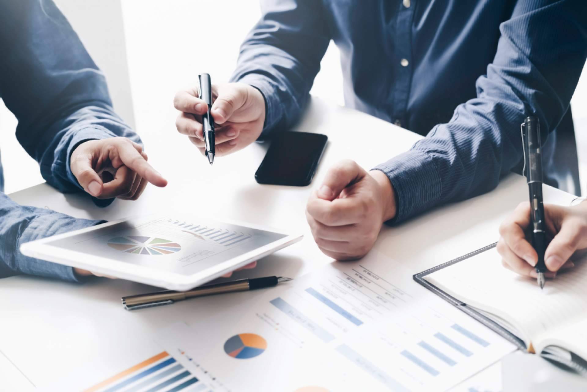 Neoval Consultores, un nuevo servicio de externalización de asesorías para reducir gastos