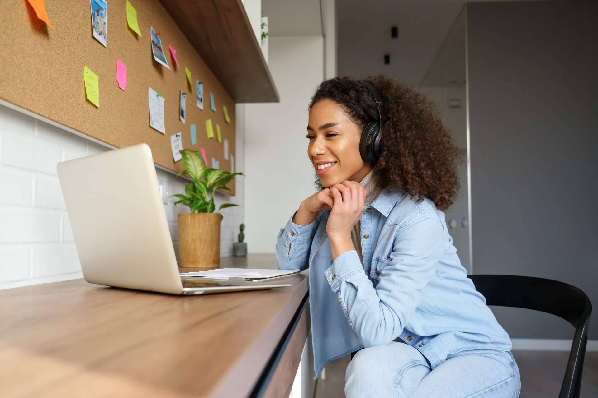 Los 5 factores claves que se deben tener en mente para elegir una academia de idiomas para una empresa
